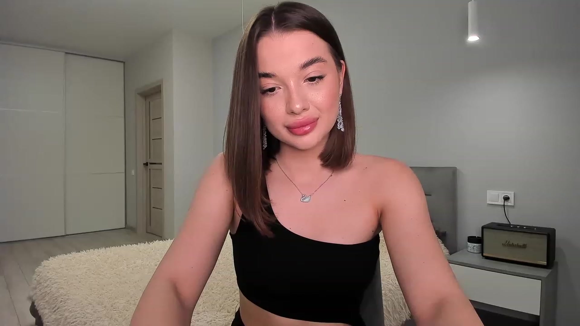 Gallery image thumbnail from Rockn_Queen's myfreecams stream on, 06/04/2023, 18:54 image 3 of 20