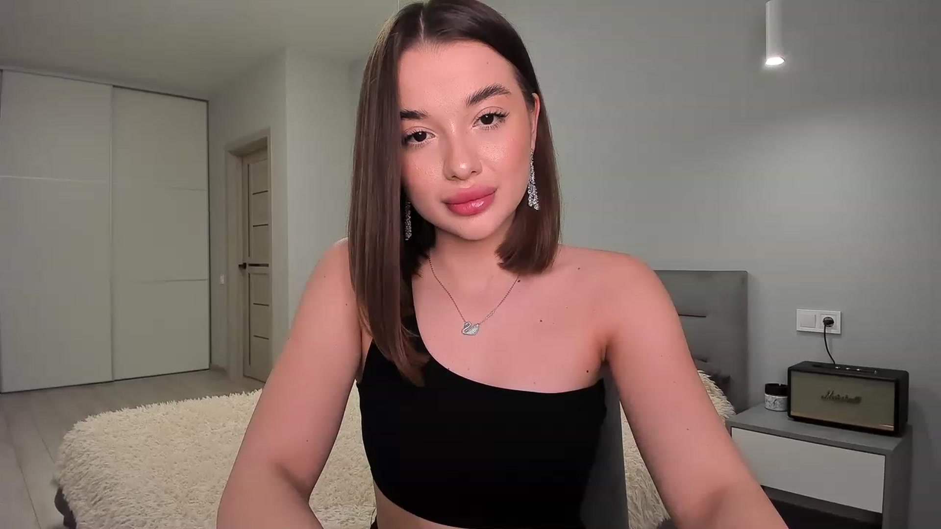 Gallery image thumbnail from Rockn_Queen's myfreecams stream on, 06/04/2023, 18:54 image 6 of 20