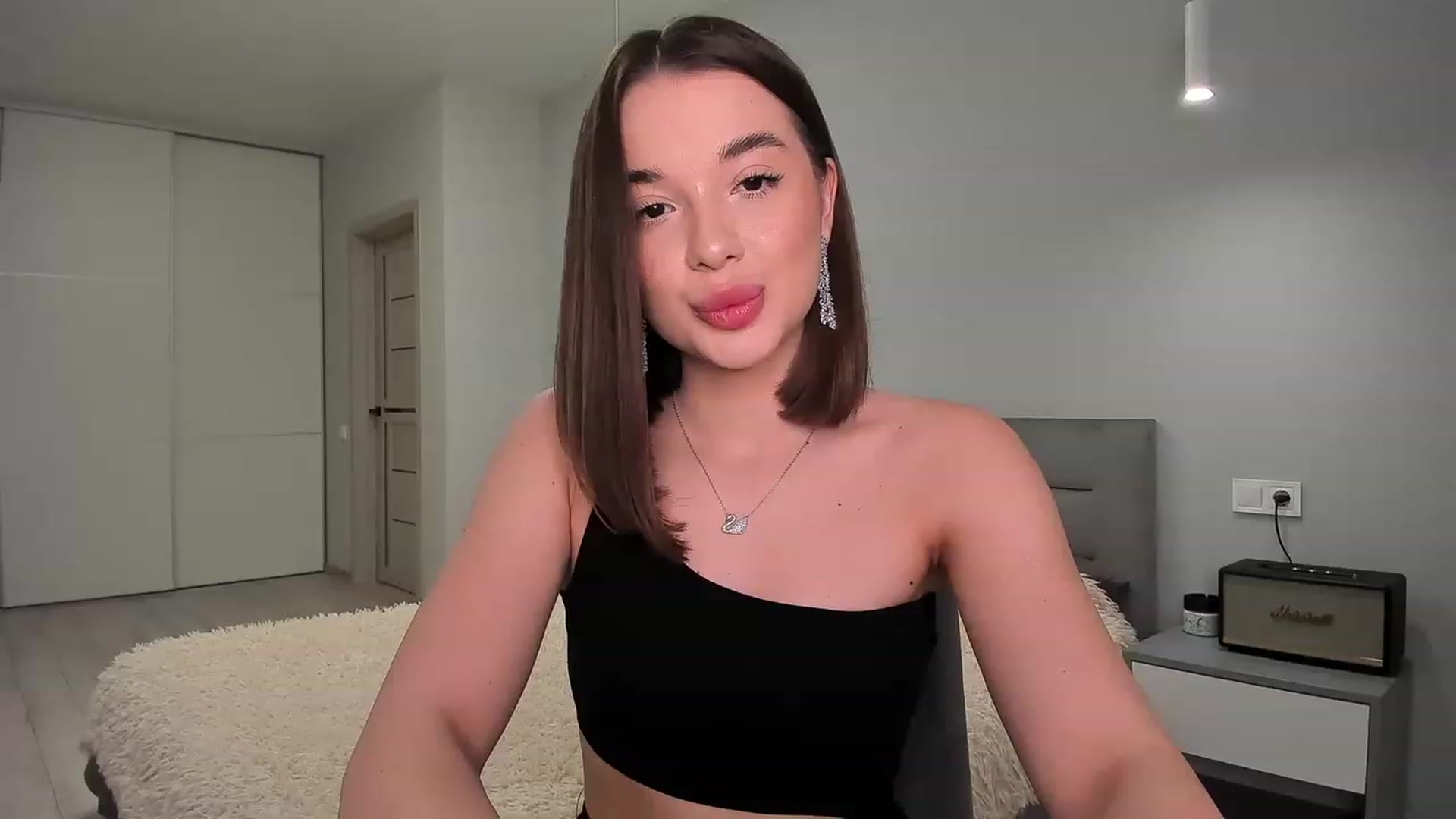 Gallery image thumbnail from Rockn_Queen's myfreecams stream on, 06/04/2023, 18:54 image 10 of 20