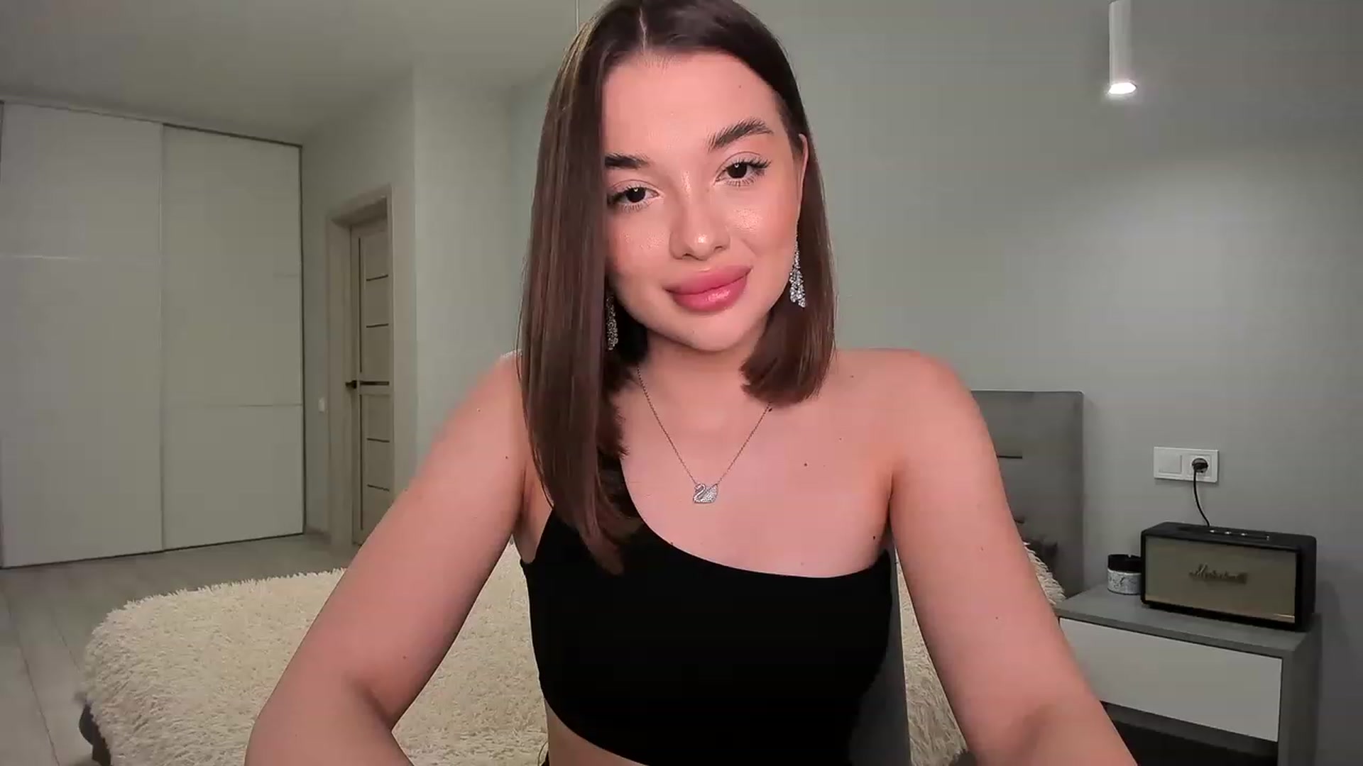 Gallery image thumbnail from Rockn_Queen's myfreecams stream on, 06/04/2023, 18:54 image 8 of 20