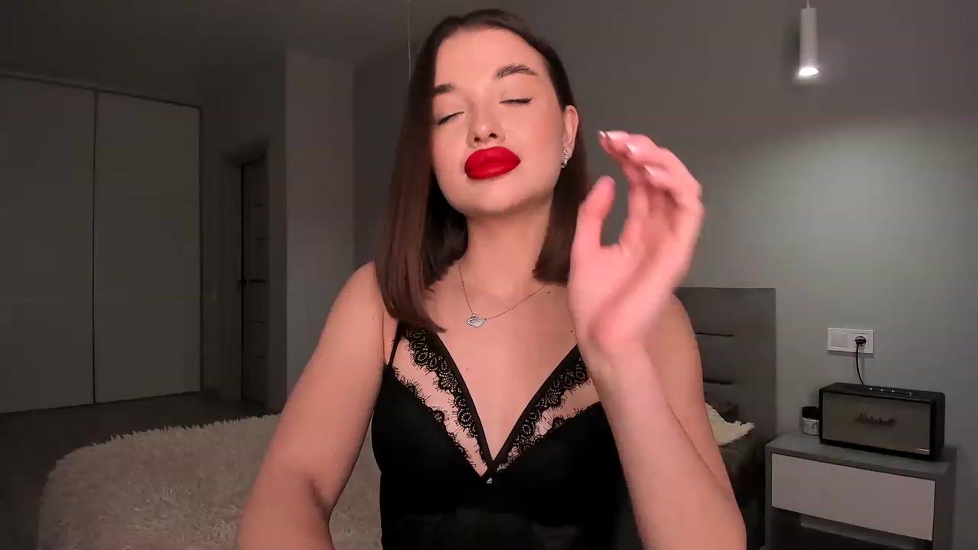Gallery image thumbnail from Rockn_Queen's myfreecams stream on, 06/05/2023, 22:48 image 13 of 20