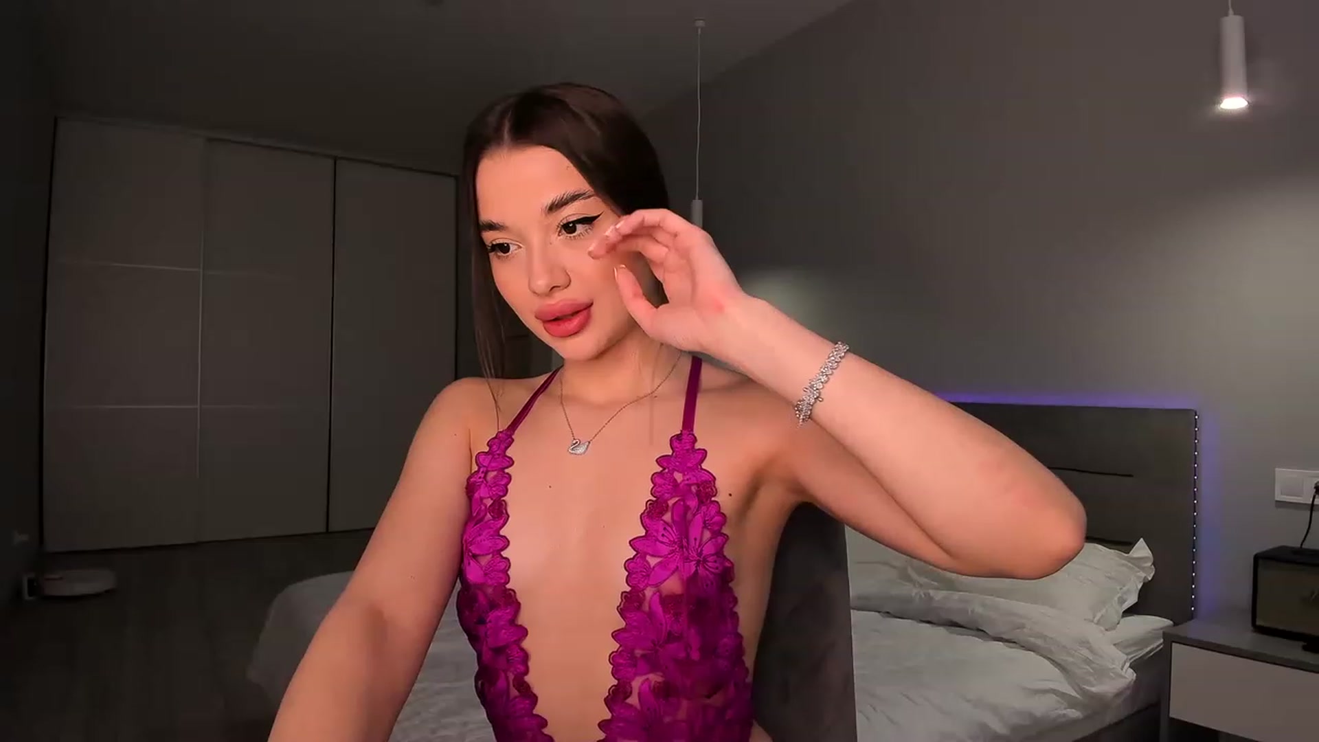 Gallery image thumbnail from Rockn_Queen's myfreecams stream on, 06/17/2023, 18:07 image 20 of 20