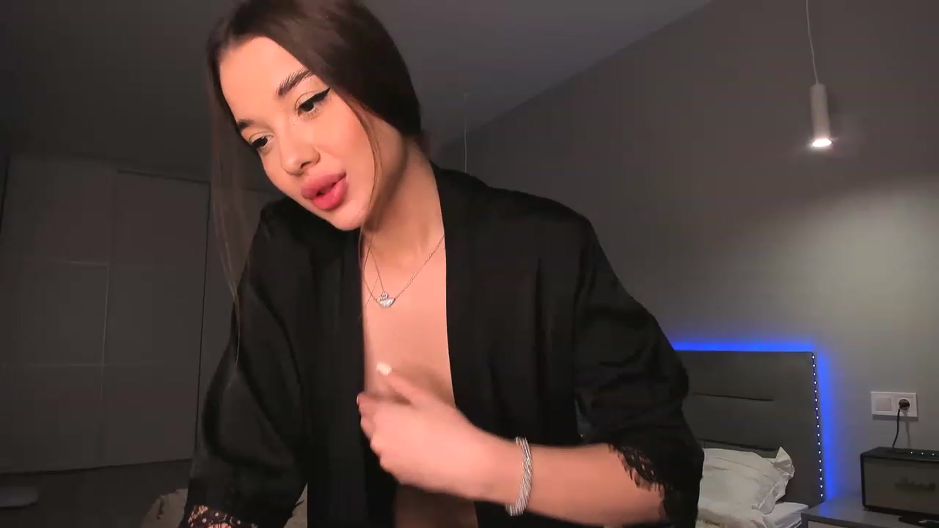 Gallery image thumbnail from Rockn_Queen's myfreecams stream on, 06/17/2023, 23:43 image 2 of 20