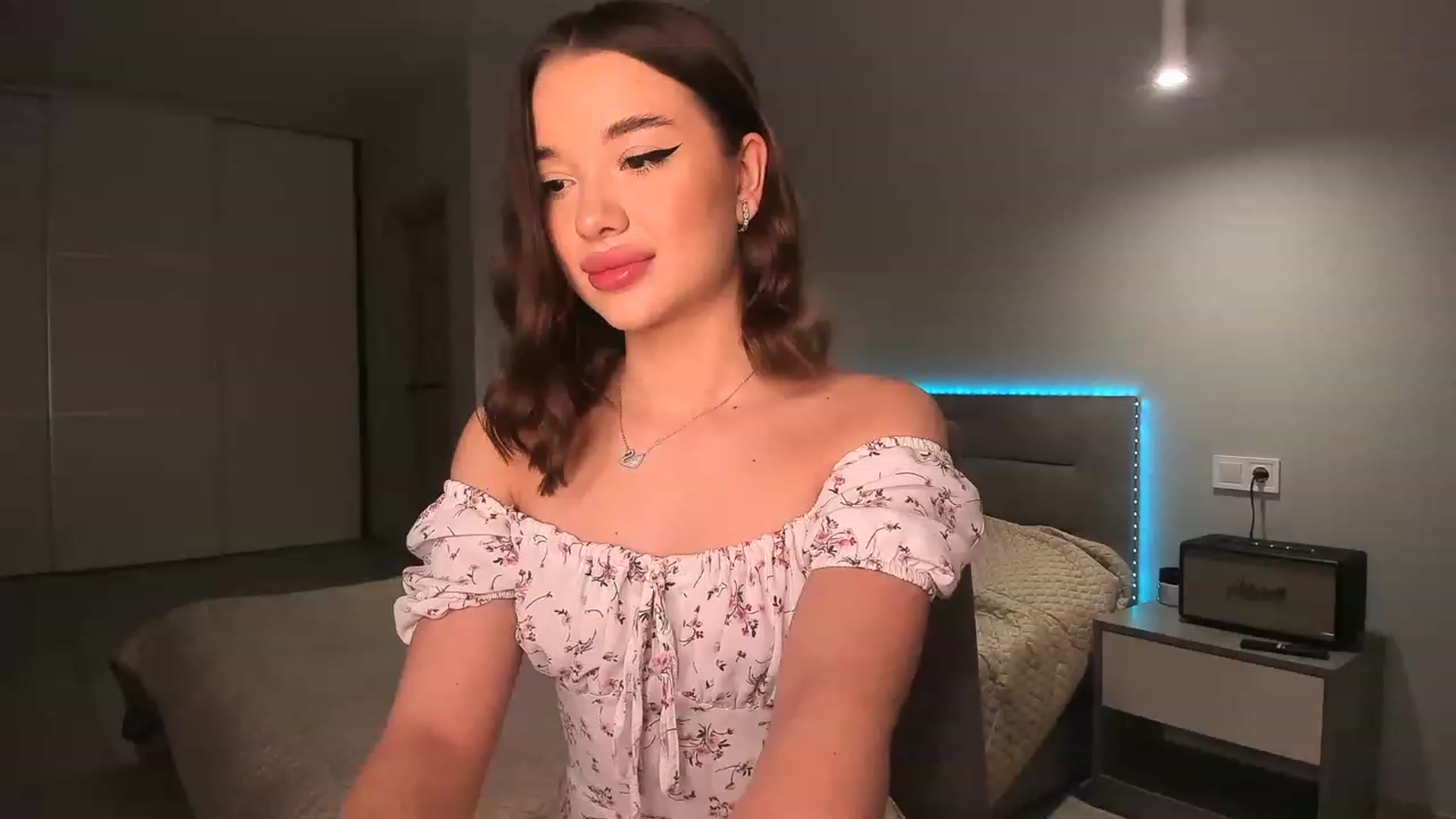 Gallery image thumbnail from Rockn_Queen's myfreecams stream on, 06/24/2023, 19:25 image 18 of 20