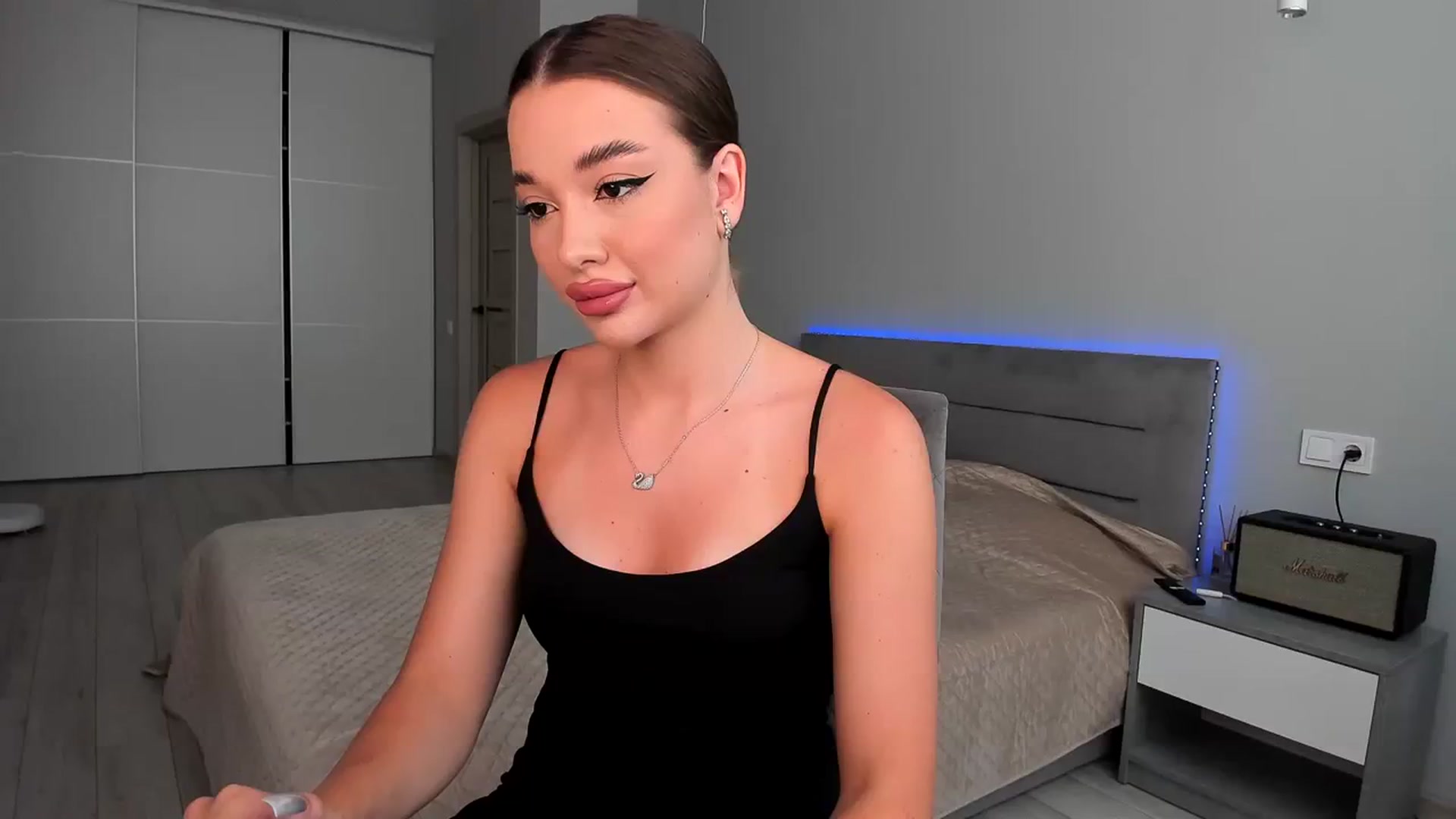 Gallery image thumbnail from Rockn_Queen's myfreecams stream on, 07/31/2023, 15:33 image 1 of 20