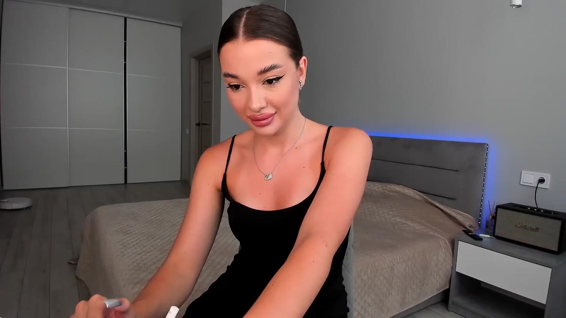Gallery image thumbnail from Rockn_Queen's myfreecams stream on, 07/31/2023, 15:33 image 7 of 20