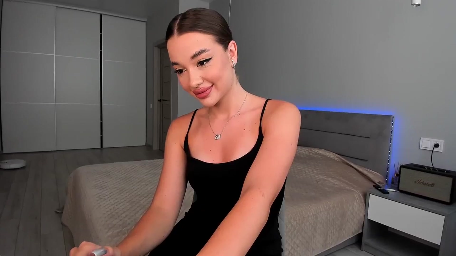Gallery image thumbnail from Rockn_Queen's myfreecams stream on, 07/31/2023, 15:33 image 6 of 20