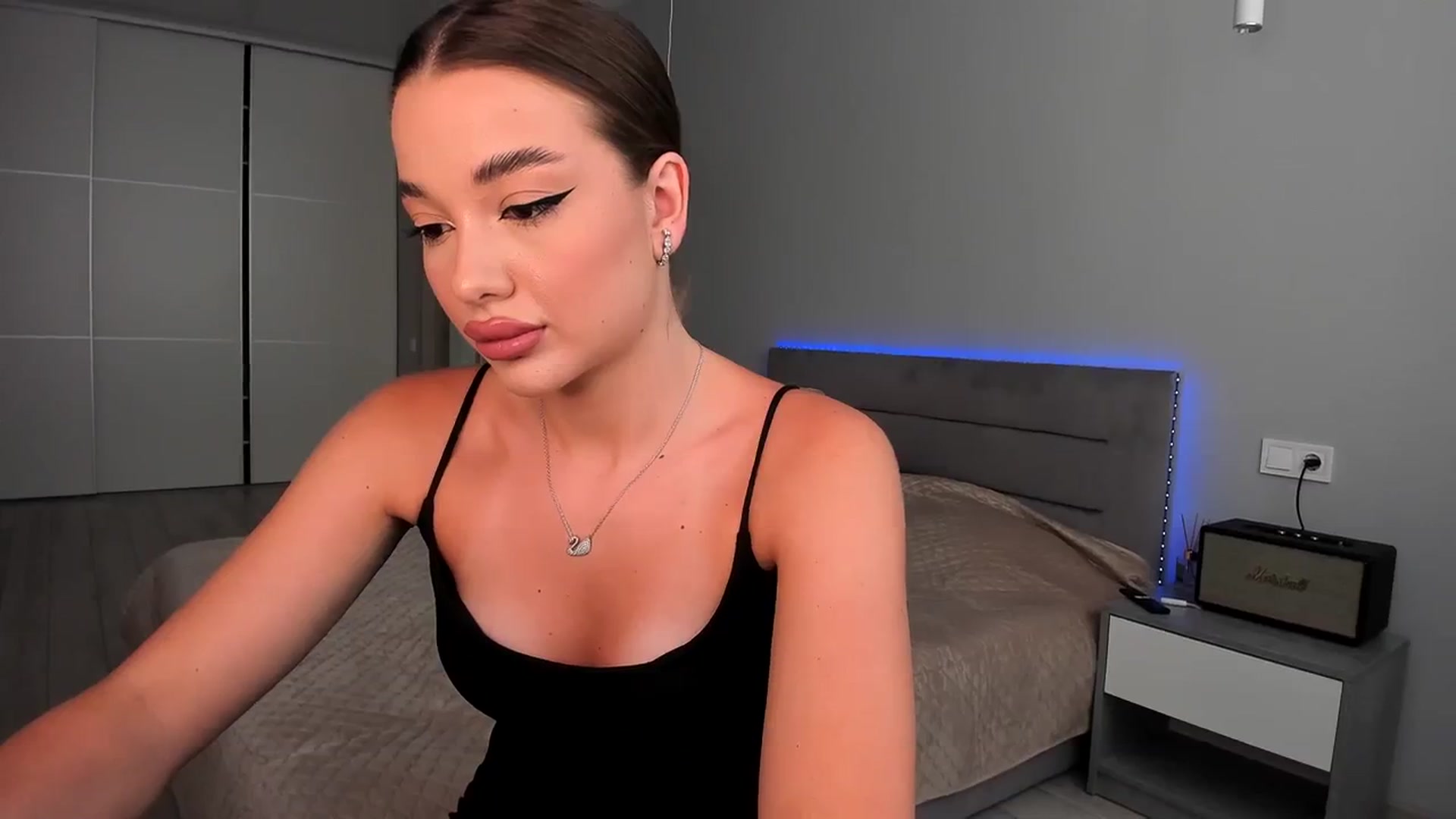 Gallery image thumbnail from Rockn_Queen's myfreecams stream on, 07/31/2023, 16:33 image 14 of 20