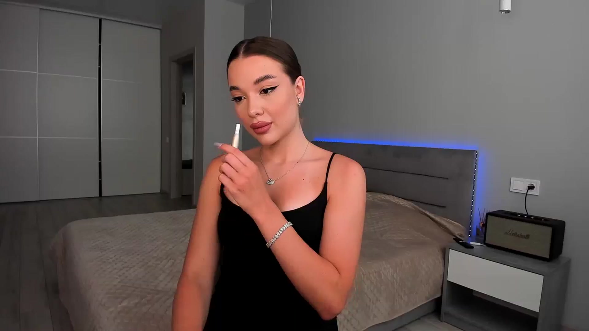 Gallery image thumbnail from Rockn_Queen's myfreecams stream on, 07/31/2023, 16:33 image 12 of 20