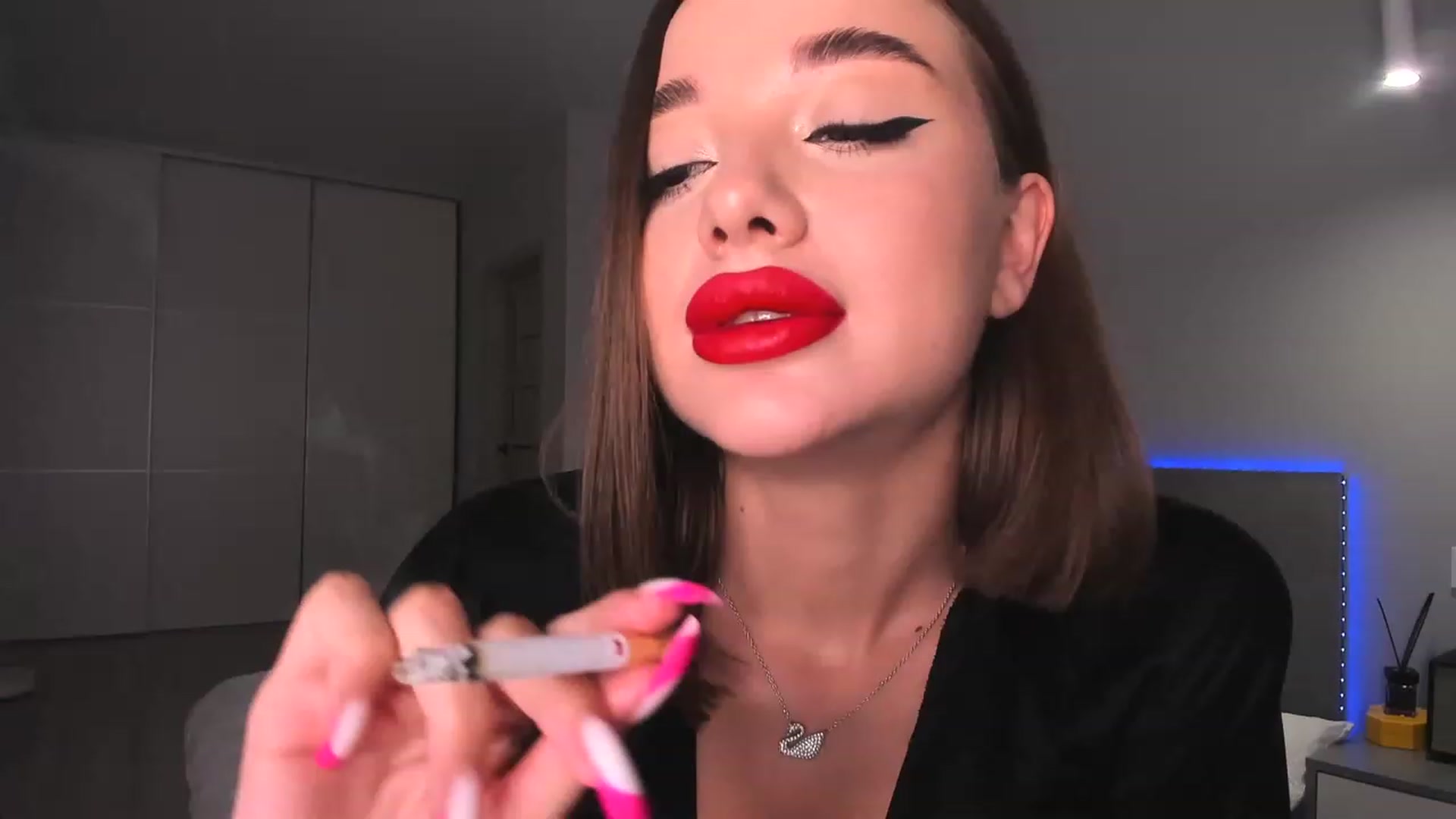 Gallery image thumbnail from Rockn_Queen's myfreecams stream on, 08/25/2023, 20:02 image 5 of 20