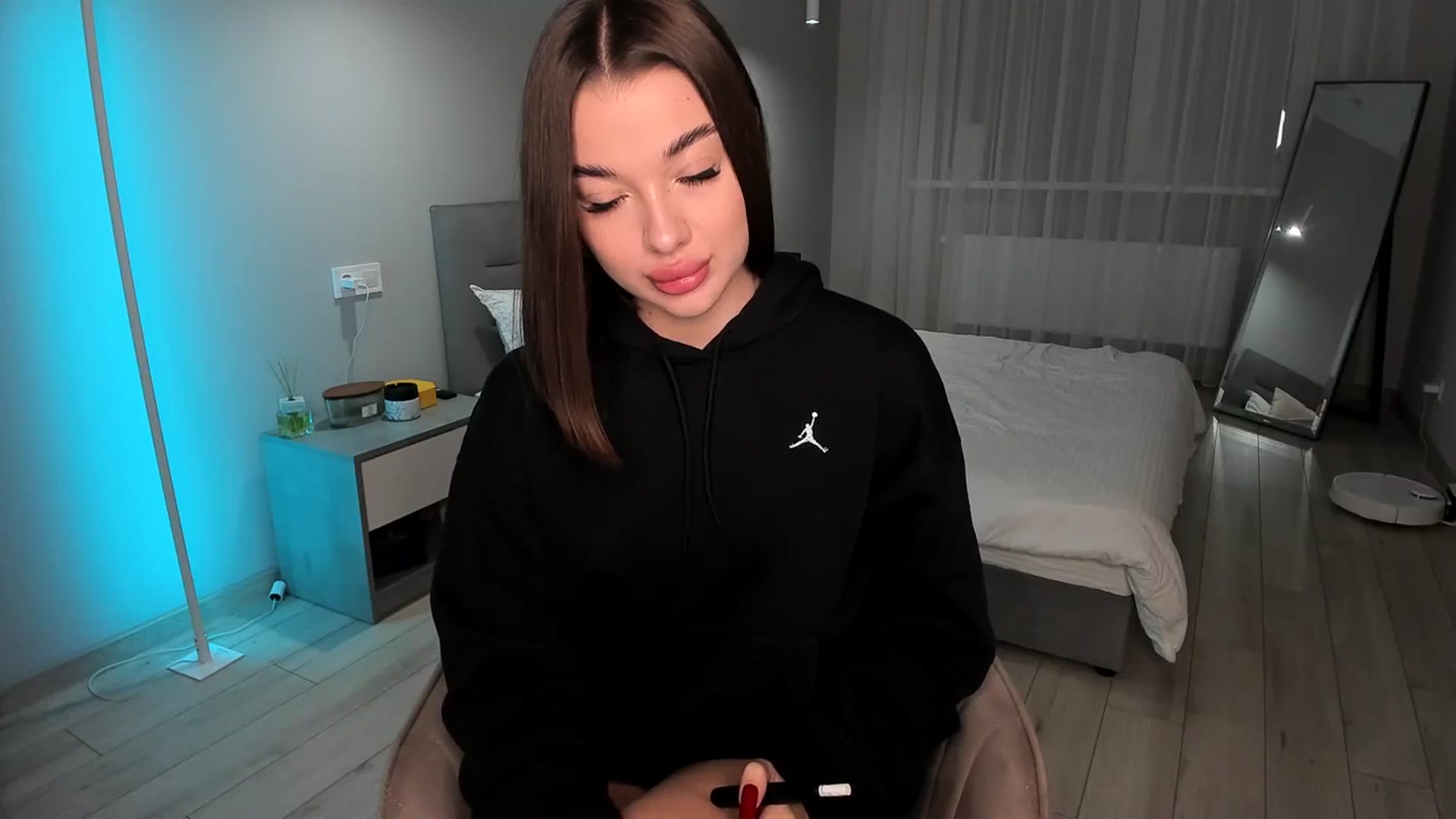 Gallery image thumbnail from Rockn_Queen's myfreecams stream on, 11/29/2023, 17:39 image 4 of 20