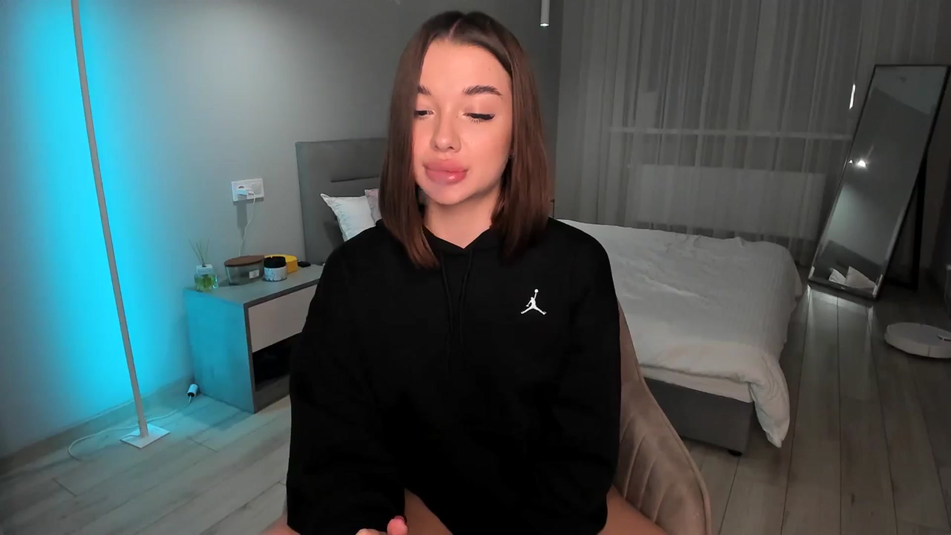 Gallery image thumbnail from Rockn_Queen's myfreecams stream on, 11/29/2023, 19:42 image 10 of 20