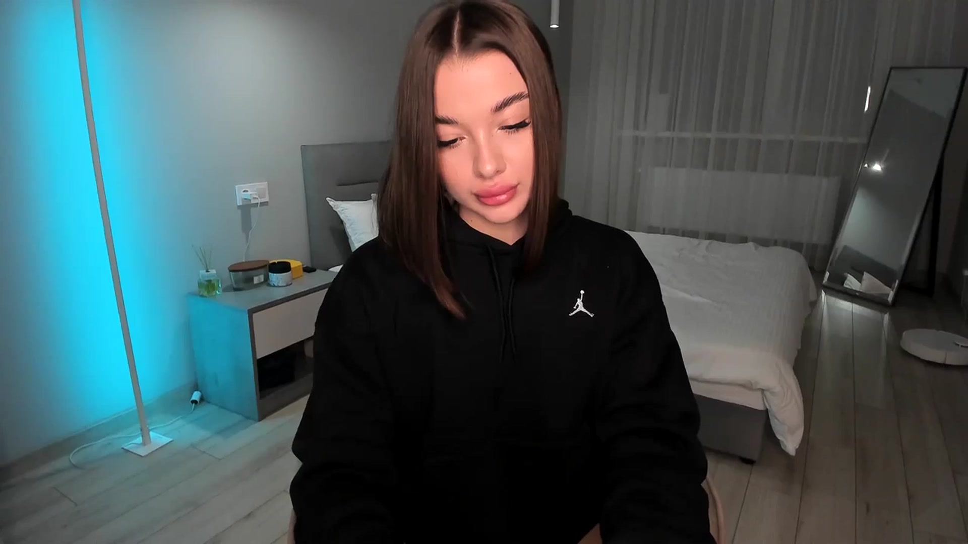Gallery image thumbnail from Rockn_Queen's myfreecams stream on, 11/29/2023, 19:42 image 5 of 20