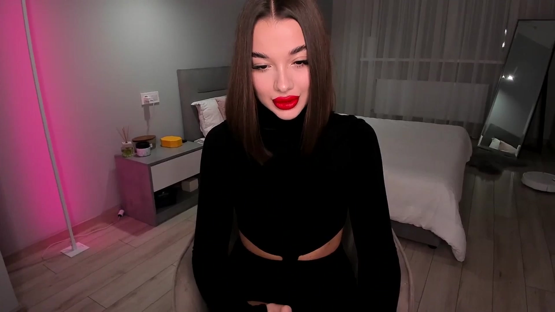 Gallery image thumbnail from Rockn_Queen's myfreecams stream on, 12/01/2023, 20:43 image 6 of 20