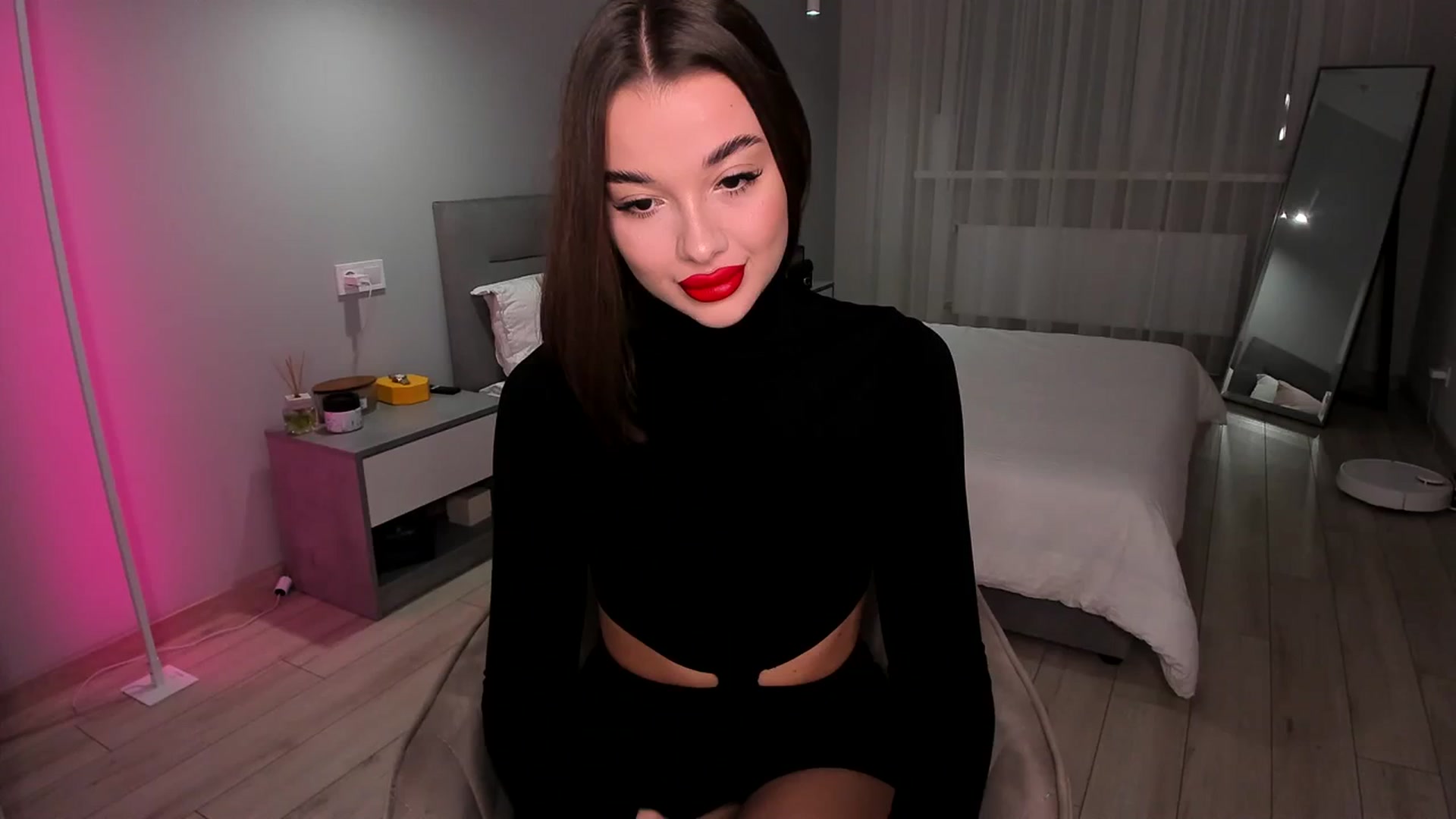 Gallery image thumbnail from Rockn_Queen's myfreecams stream on, 12/01/2023, 20:43 image 2 of 20