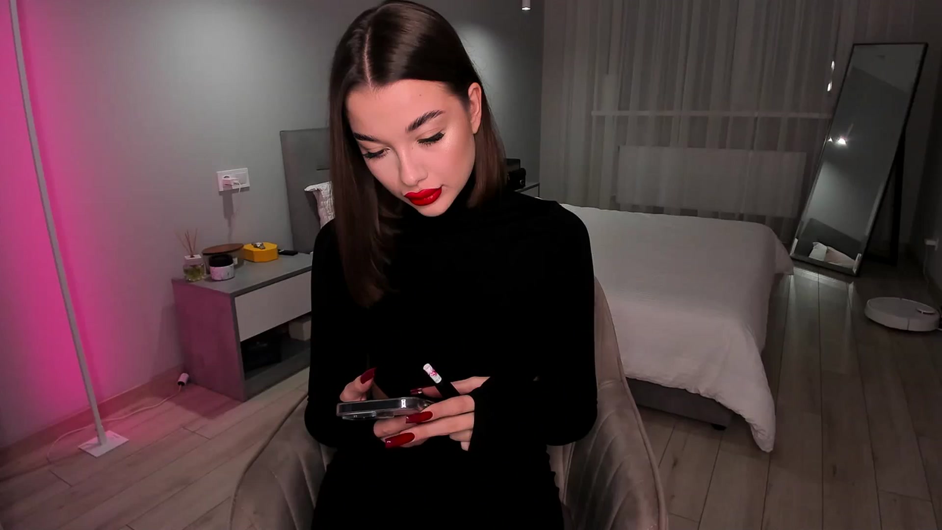 Gallery image thumbnail from Rockn_Queen's myfreecams stream on, 12/01/2023, 20:43 image 1 of 20