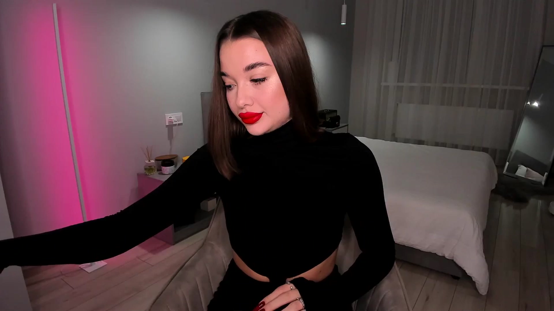Gallery image thumbnail from Rockn_Queen's myfreecams stream on, 12/01/2023, 20:43 image 9 of 20