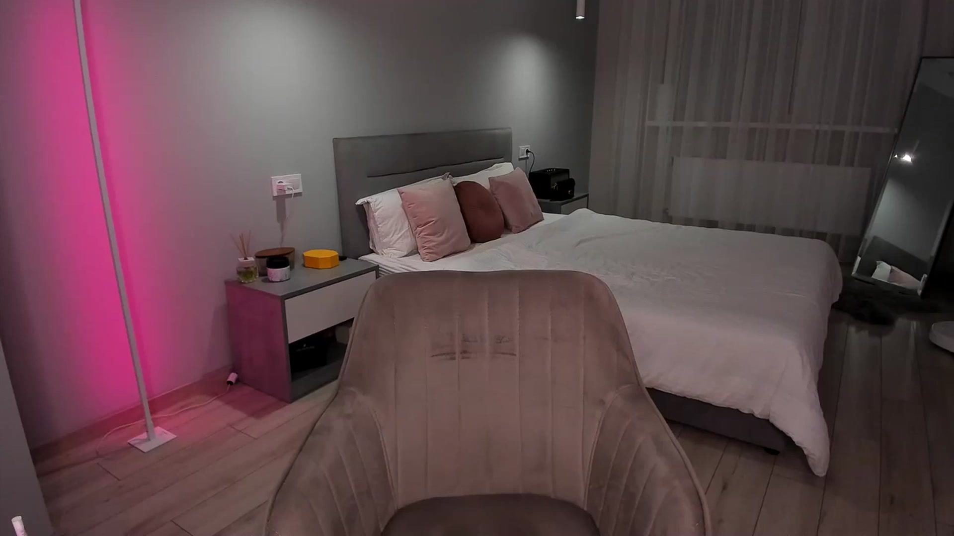 Gallery image thumbnail from Rockn_Queen's myfreecams stream on, 12/01/2023, 22:34 image 6 of 20