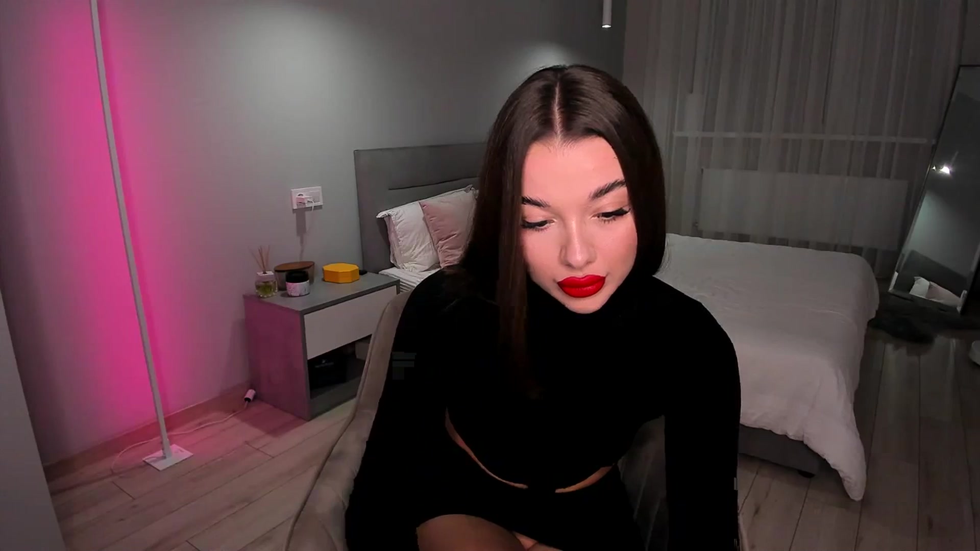 Gallery image thumbnail from Rockn_Queen's myfreecams stream on, 12/01/2023, 22:34 image 4 of 20