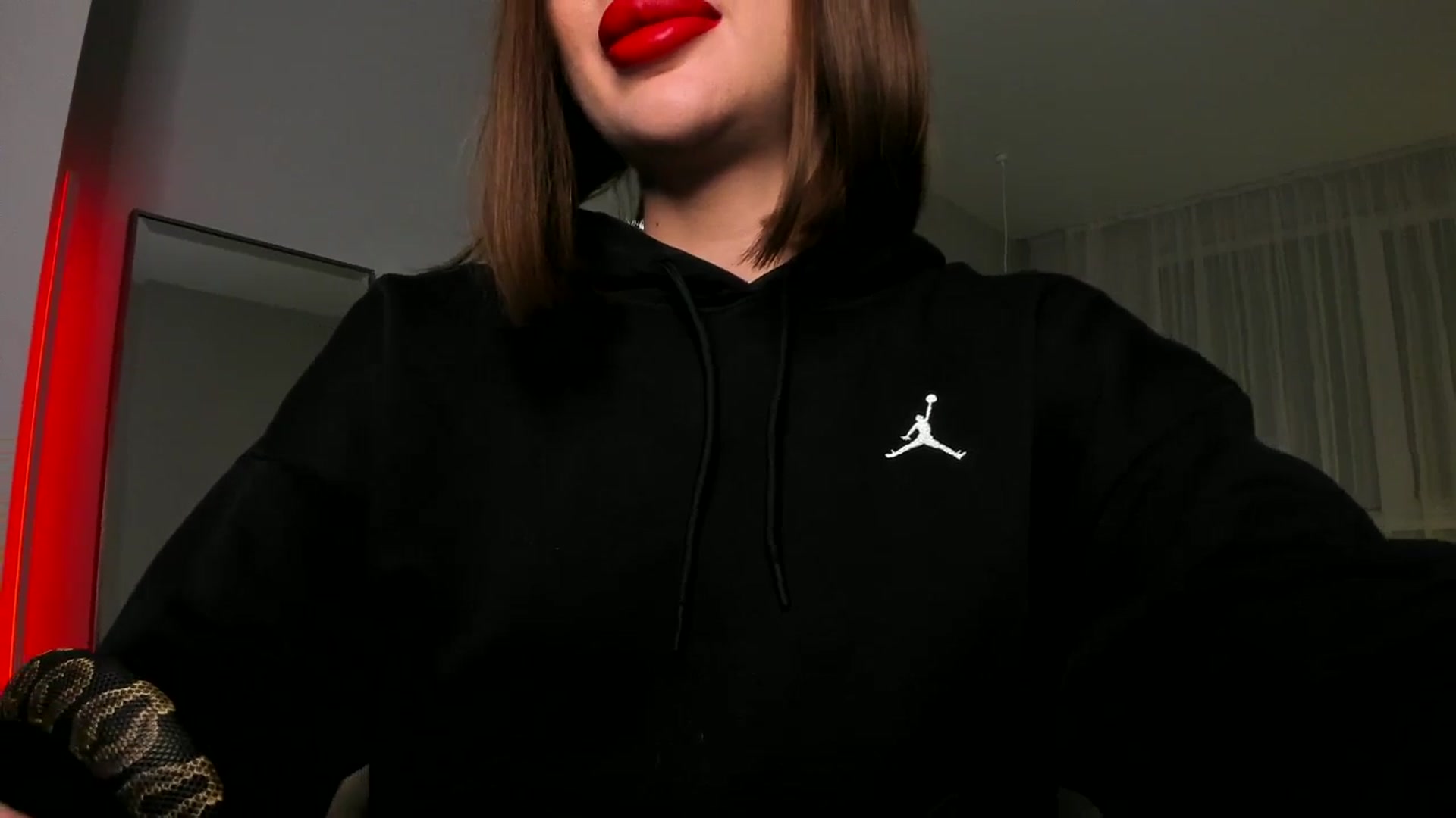 Gallery image thumbnail from Rockn_Queen's myfreecams stream on, 12/10/2023, 24:03 image 19 of 20