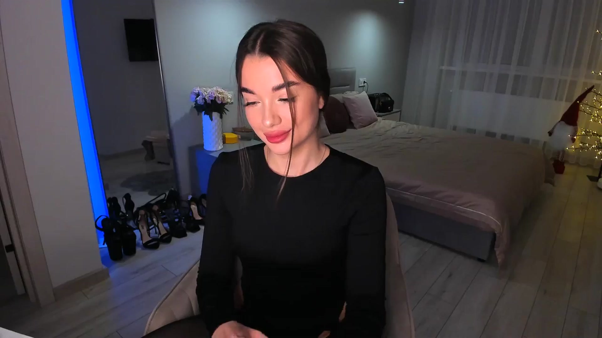 Gallery image thumbnail from Rockn_Queen's myfreecams stream on, 01/25/2024, 18:46 image 5 of 20