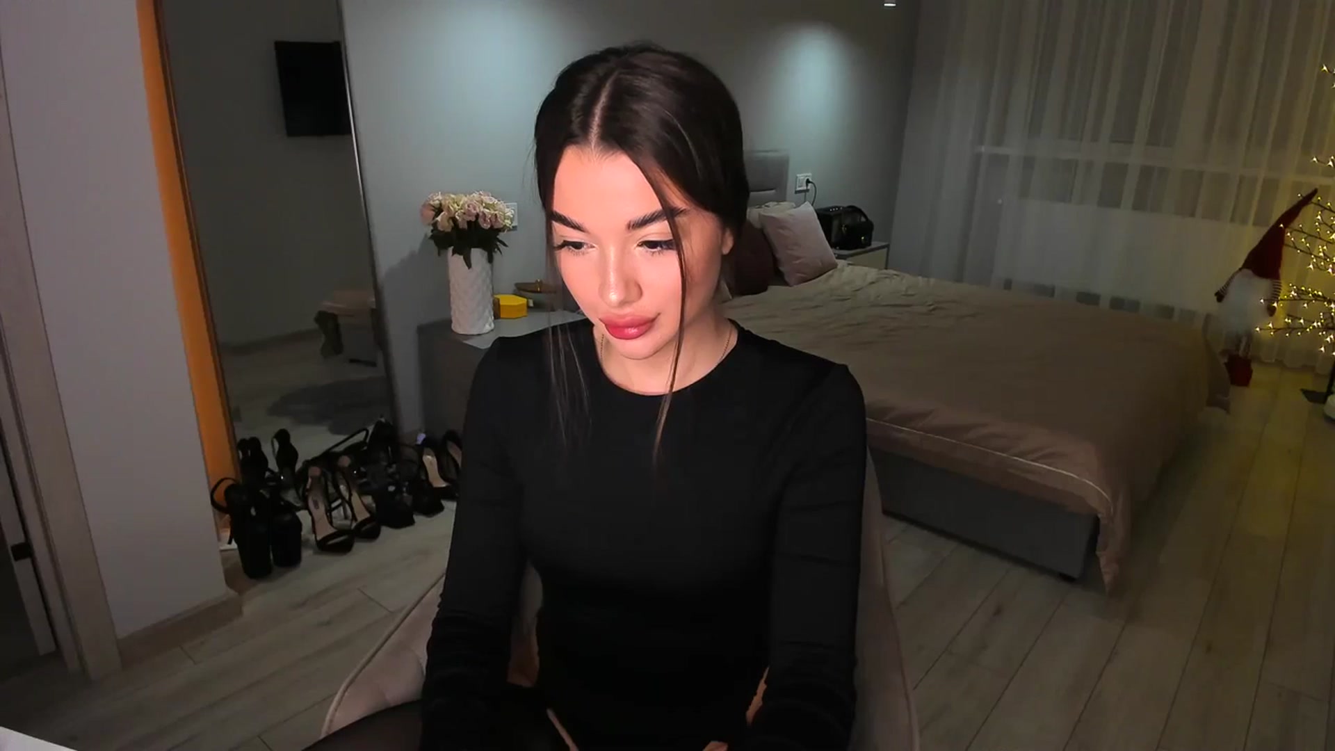 Gallery image thumbnail from Rockn_Queen's myfreecams stream on, 01/25/2024, 18:46 image 2 of 20