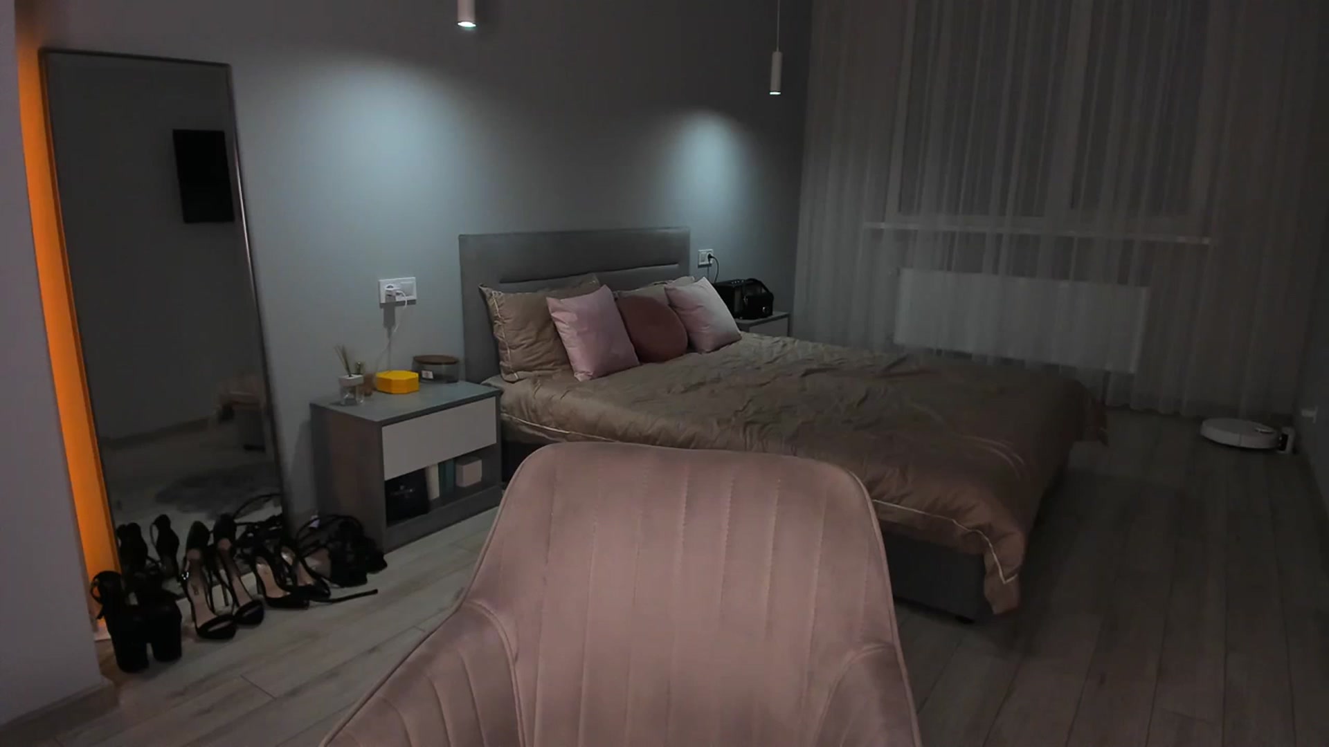 Gallery image thumbnail from Rockn_Queen's myfreecams stream on, 01/28/2024, 20:28 image 19 of 20