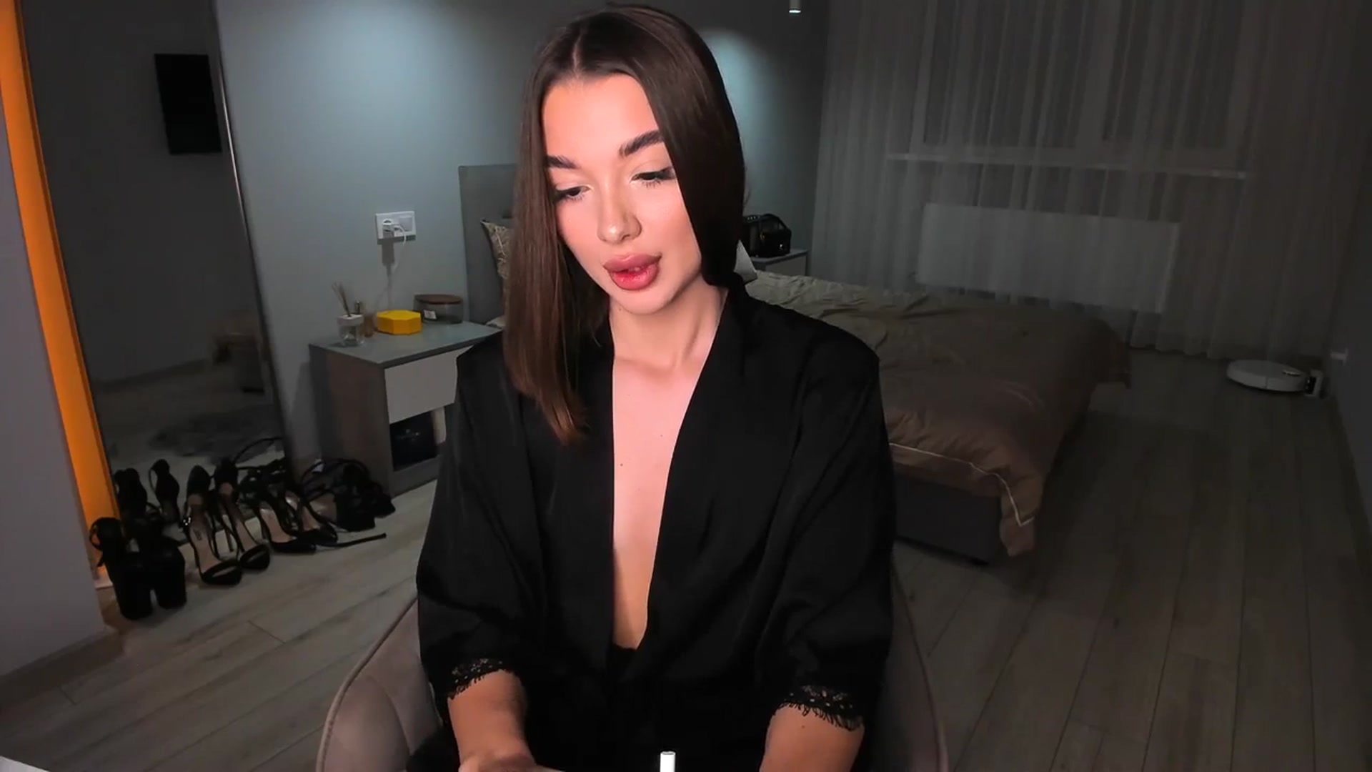 Gallery image thumbnail from Rockn_Queen's myfreecams stream on, 01/28/2024, 21:18 image 18 of 20
