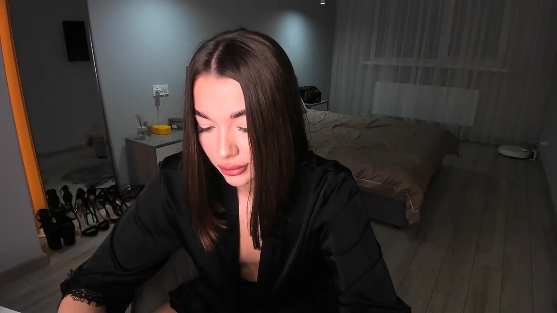 Gallery image thumbnail from Rockn_Queen's myfreecams stream on, 01/28/2024, 21:18 image 15 of 20