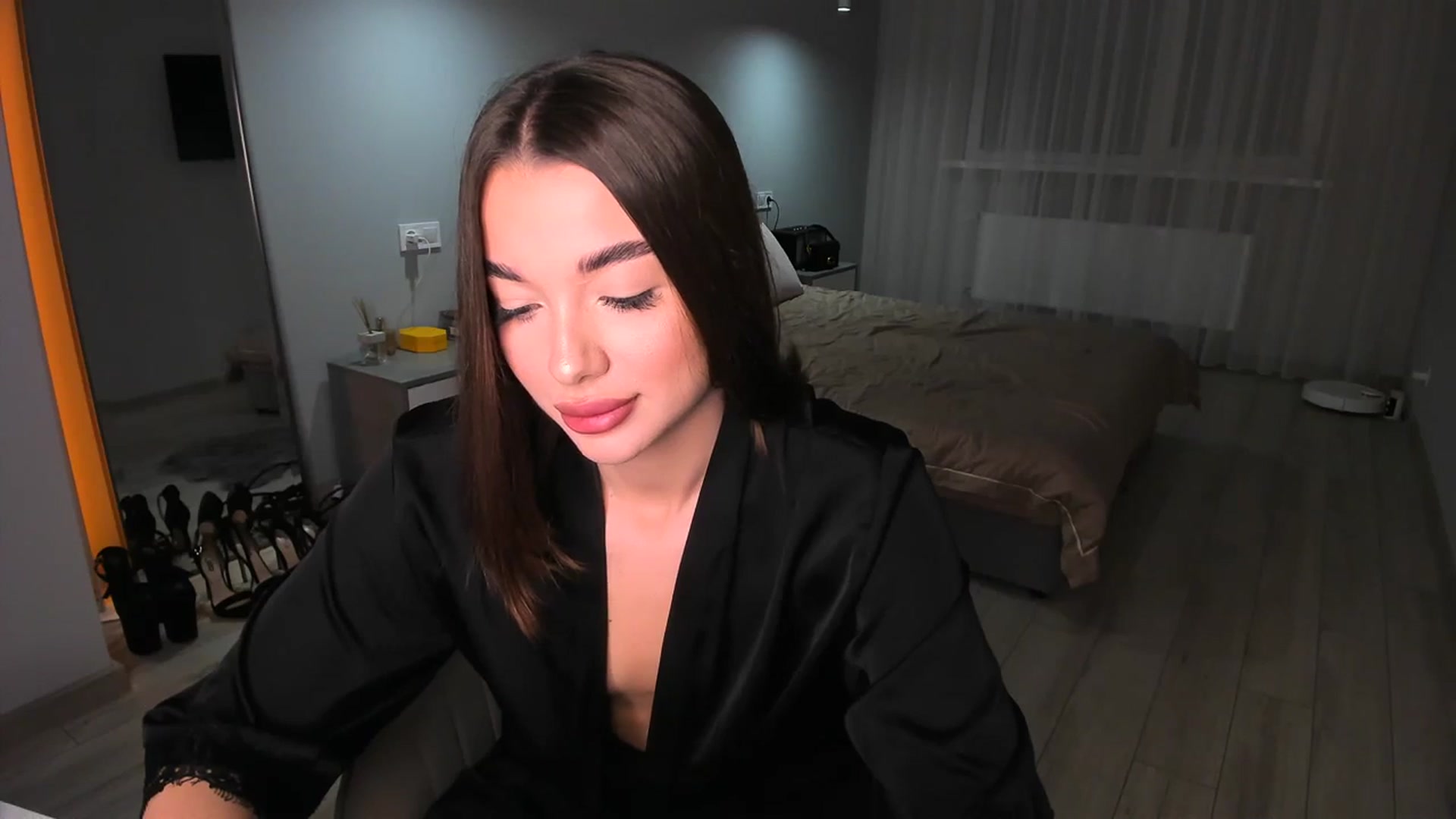 Gallery image thumbnail from Rockn_Queen's myfreecams stream on, 01/28/2024, 21:18 image 16 of 20