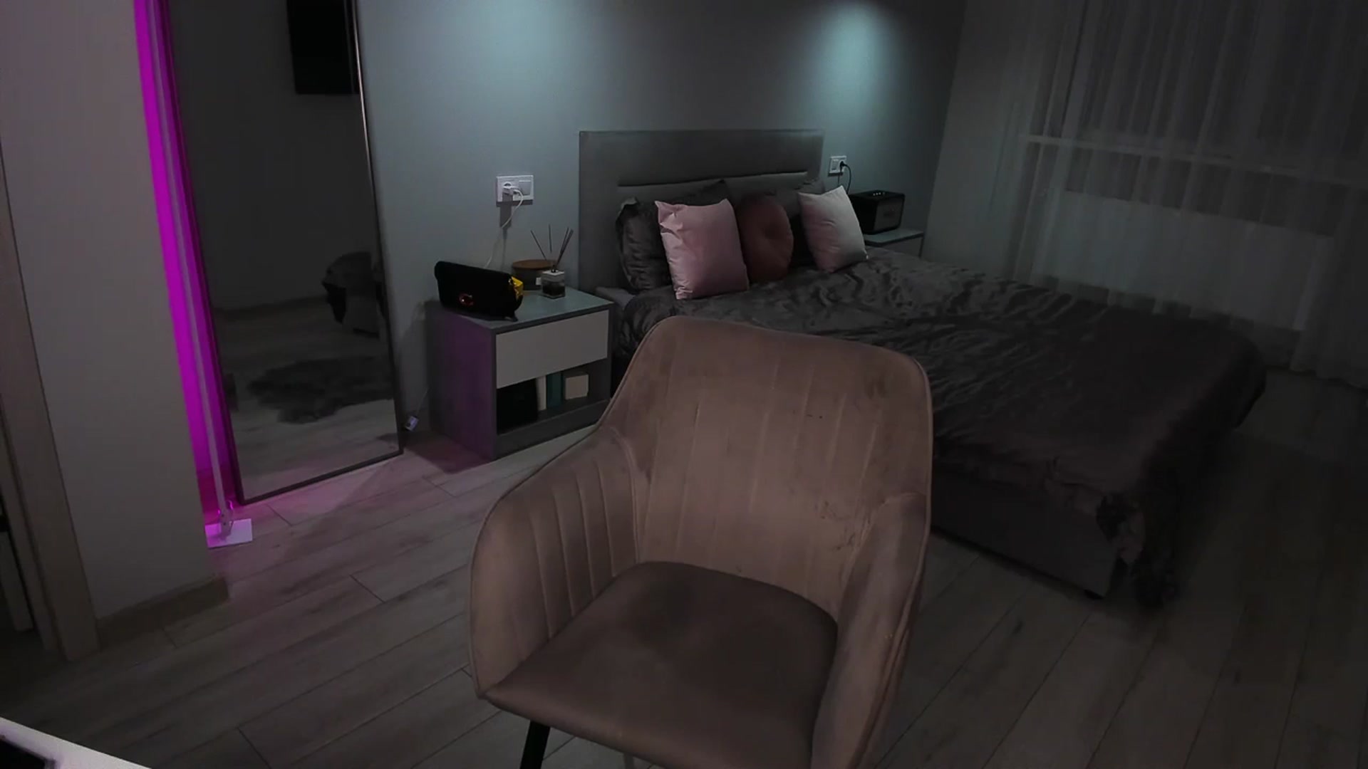 Gallery image thumbnail from Rockn_Queen's myfreecams stream on, 02/07/2024, 20:46 image 15 of 20