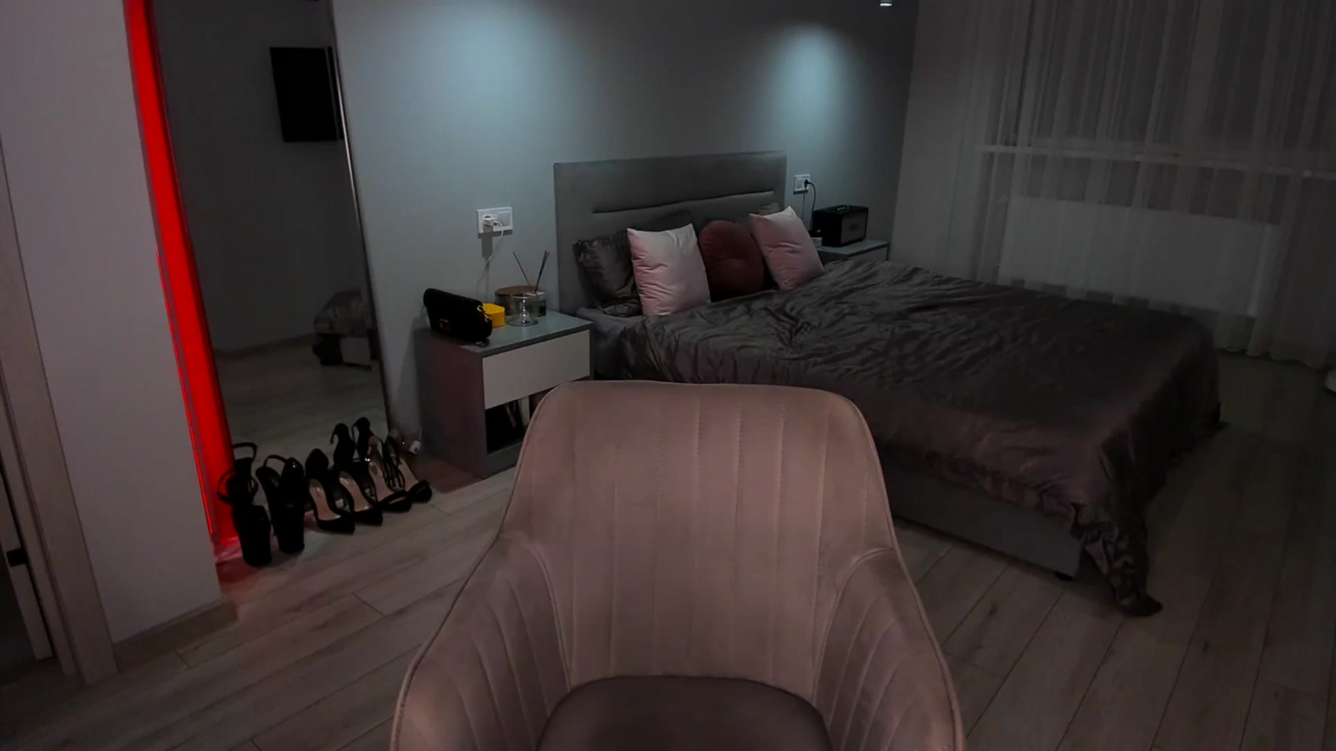Gallery image thumbnail from Rockn_Queen's myfreecams stream on, 02/09/2024, 23:30 image 16 of 20