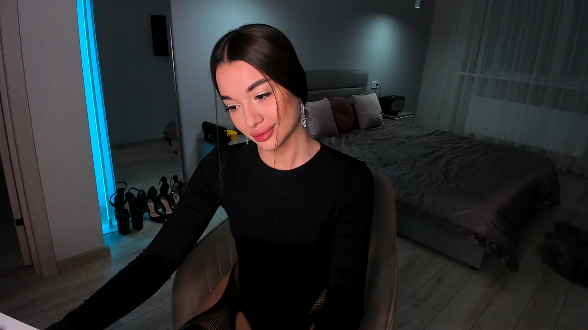 Gallery image thumbnail from Rockn_Queen's myfreecams stream on, 02/11/2024, 20:35 image 5 of 20