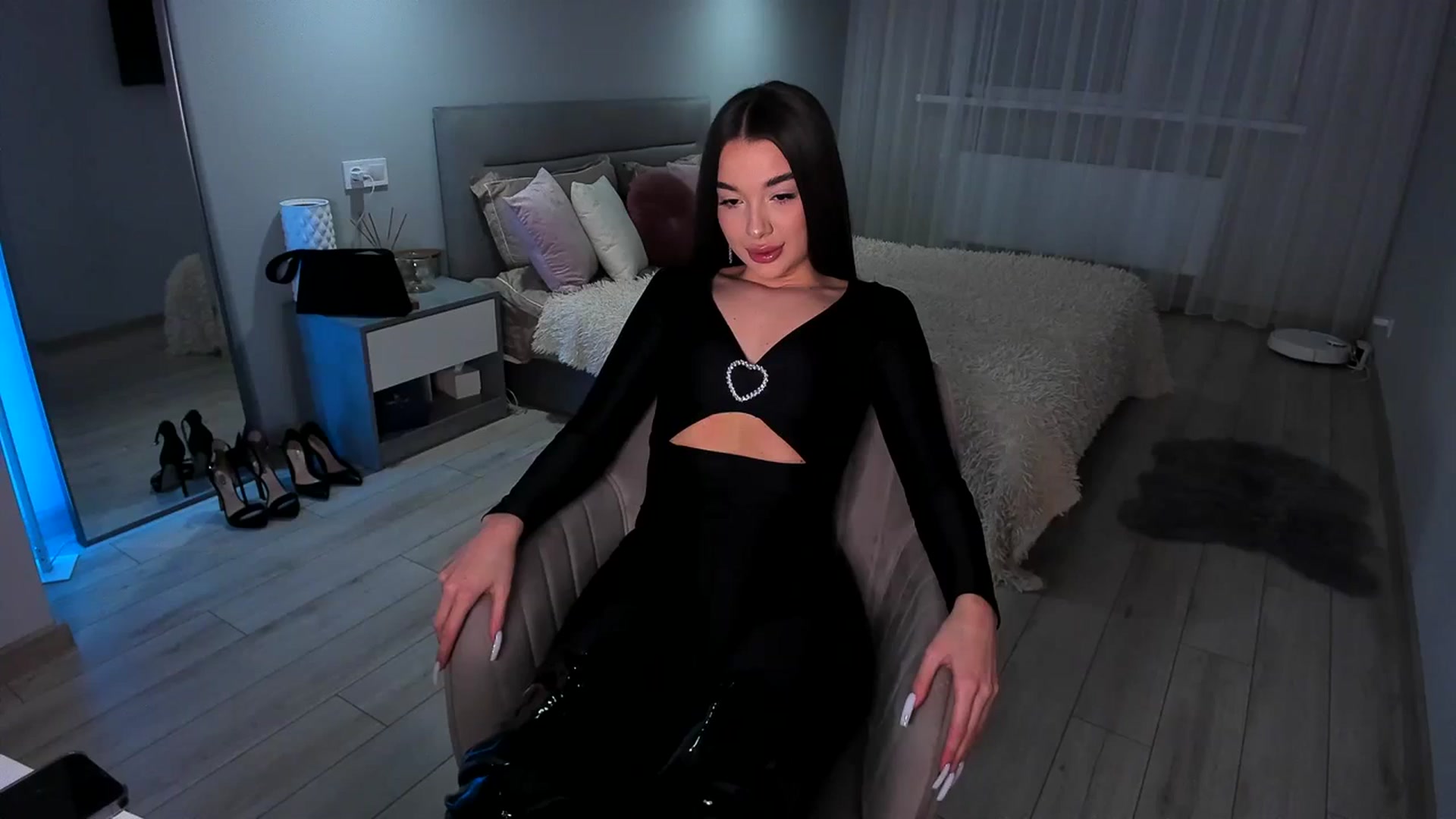 Gallery image thumbnail from Rockn_Queen's myfreecams stream on, 02/18/2024, 19:38 image 16 of 20
