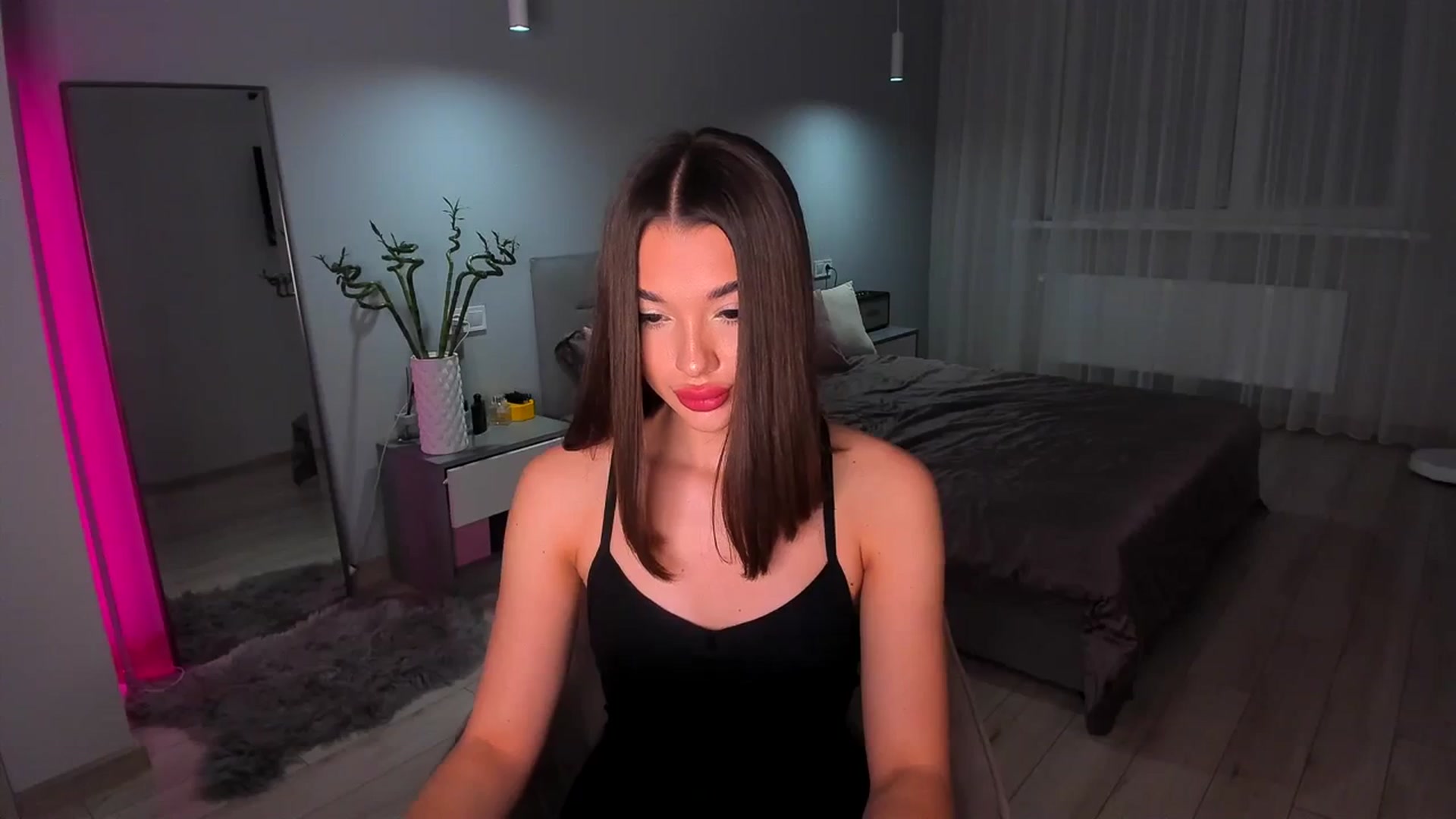 Gallery image thumbnail from Rockn_Queen's myfreecams stream on, 03/03/2024, 22:17 image 13 of 20