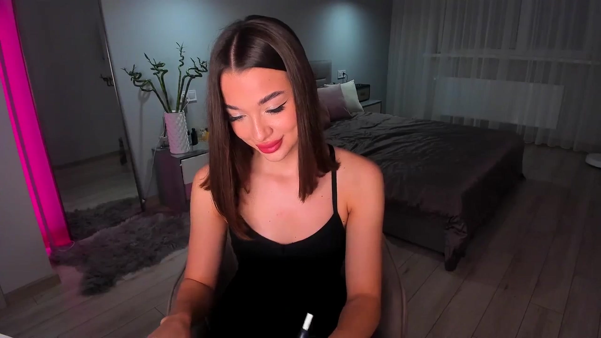 Gallery image thumbnail from Rockn_Queen's myfreecams stream on, 03/03/2024, 22:17 image 10 of 20