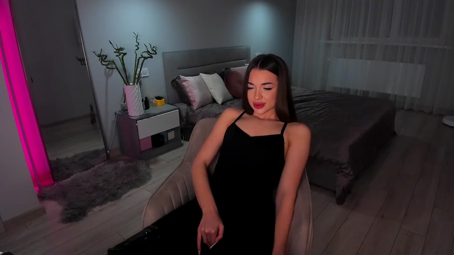 Gallery image thumbnail from Rockn_Queen's myfreecams stream on, 03/03/2024, 22:17 image 9 of 20