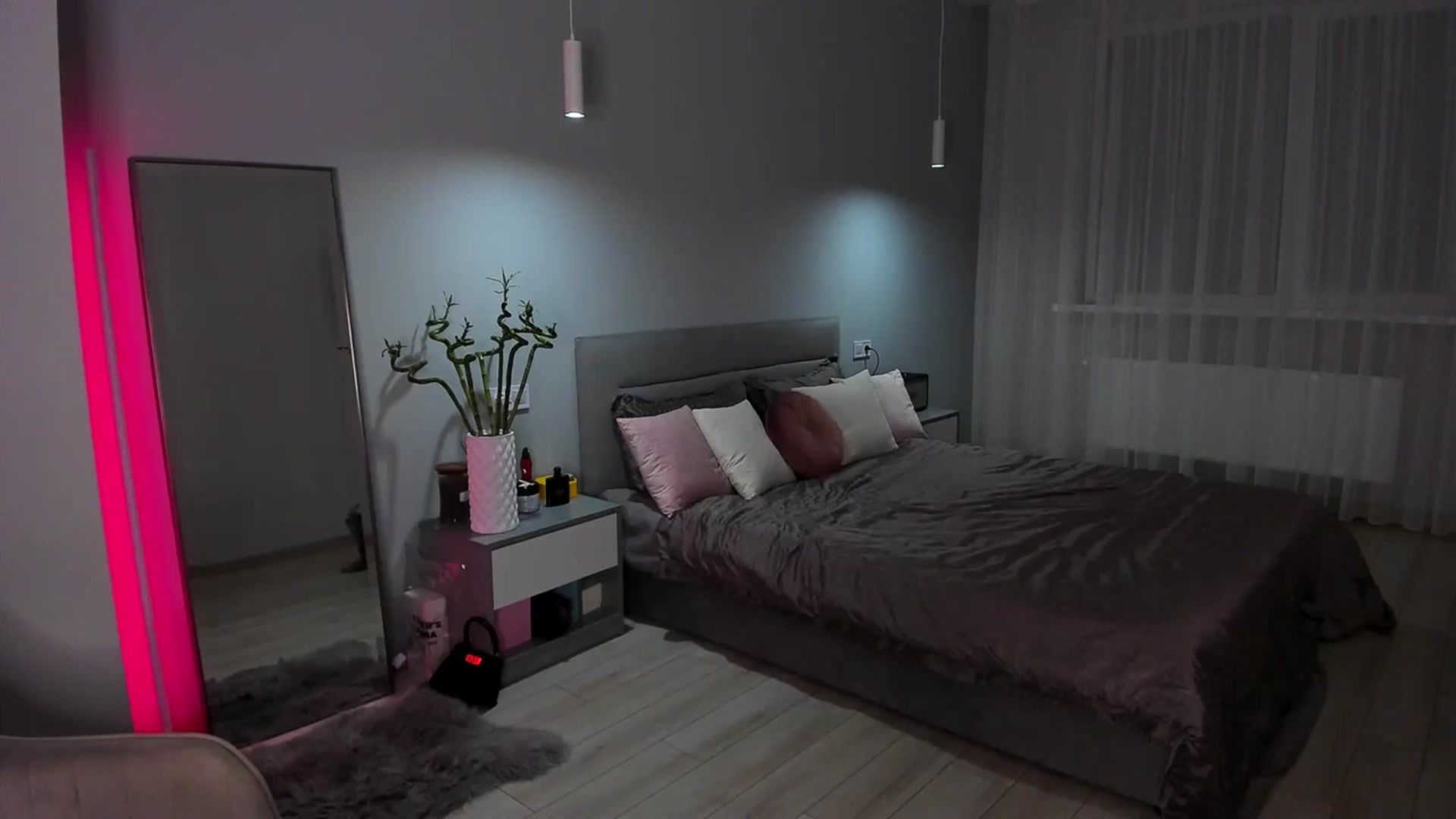 Gallery image thumbnail from Rockn_Queen's myfreecams stream on, 03/07/2024, 21:52 image 4 of 20