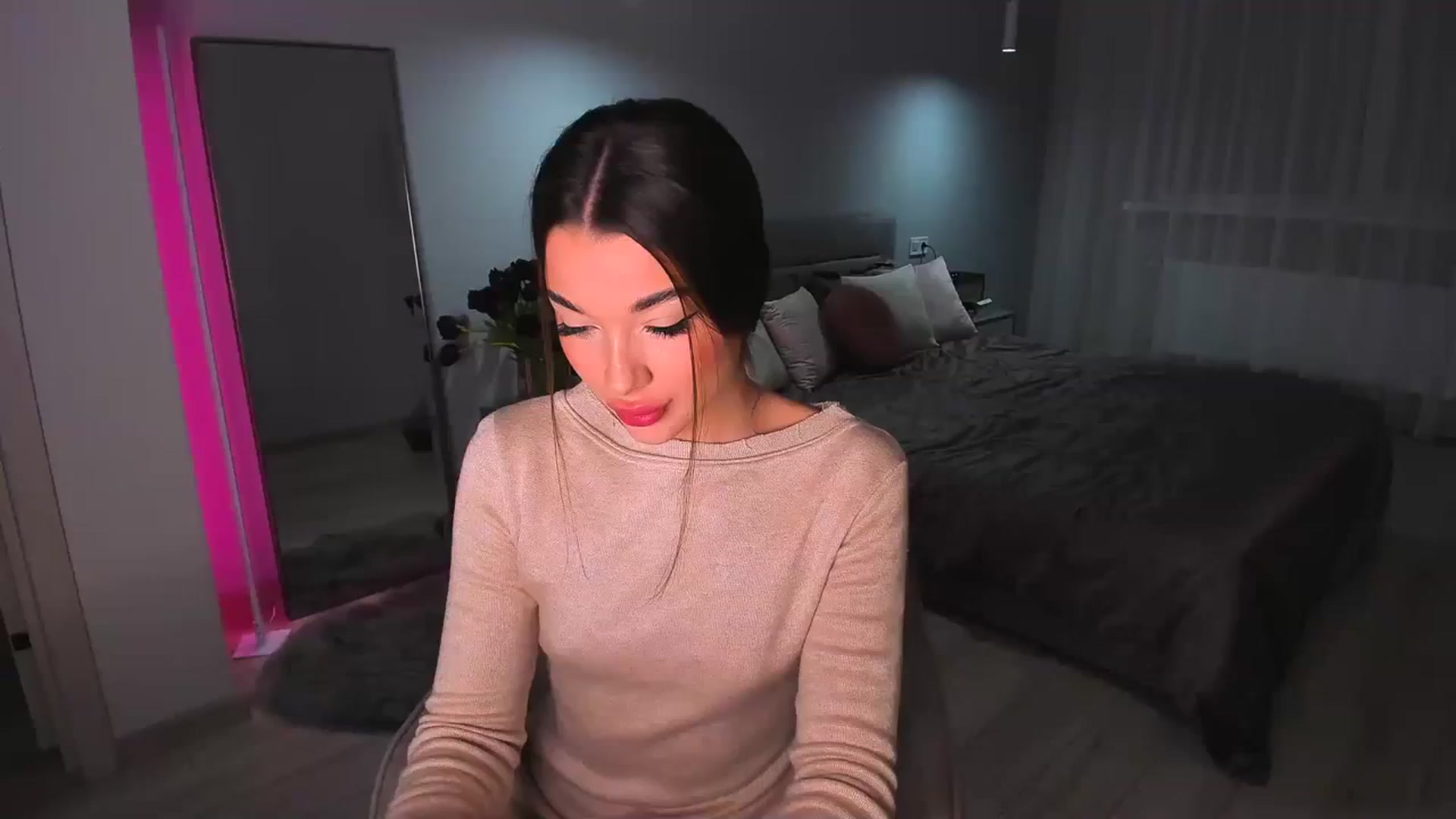 Gallery image thumbnail from Rockn_Queen's myfreecams stream on, 03/11/2024, 20:13 image 5 of 20