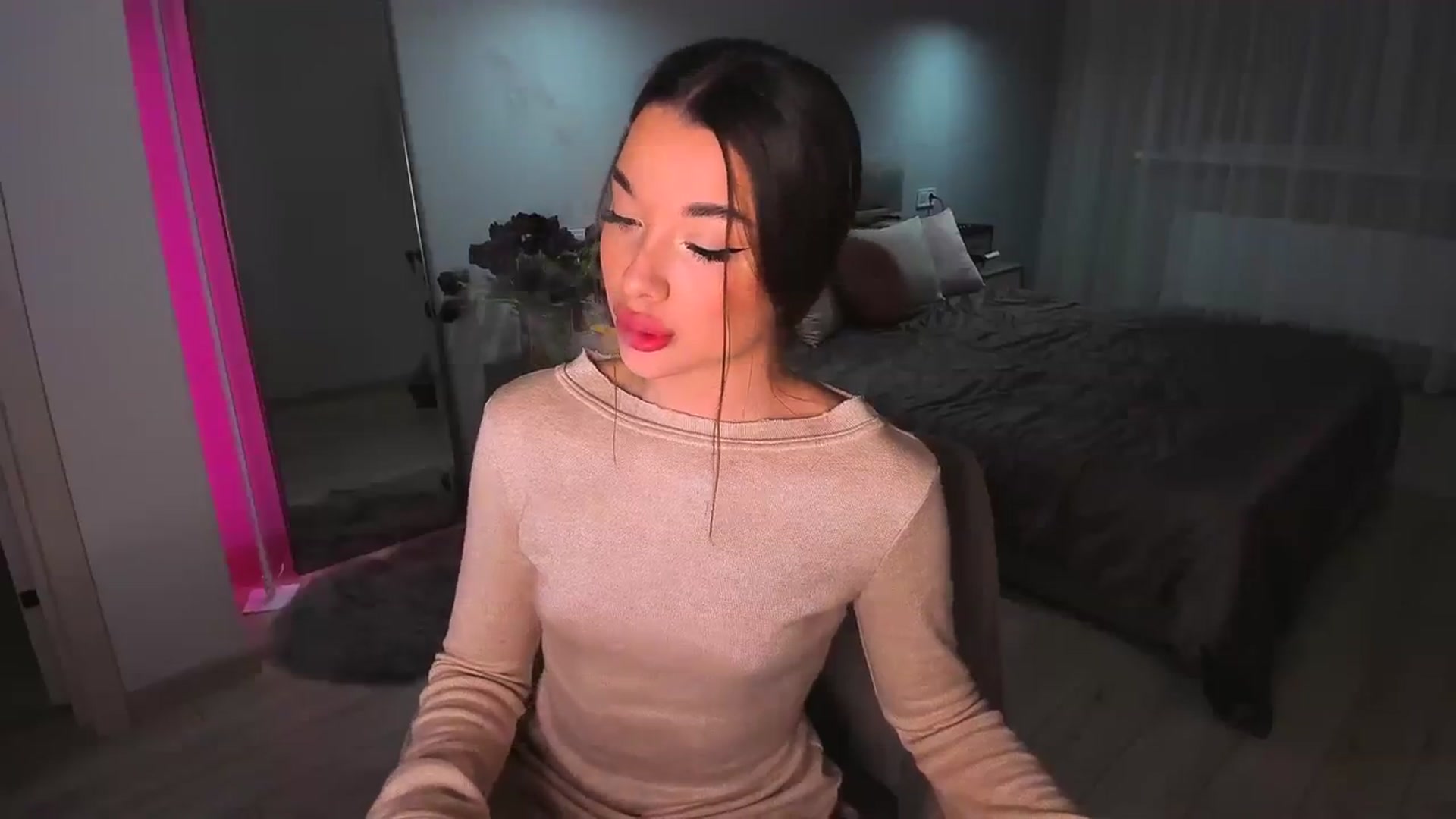 Gallery image thumbnail from Rockn_Queen's myfreecams stream on, 03/11/2024, 20:36 image 10 of 20