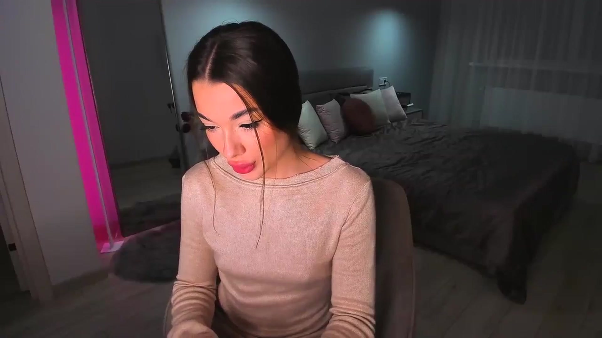 Gallery image thumbnail from Rockn_Queen's myfreecams stream on, 03/11/2024, 20:36 image 9 of 20