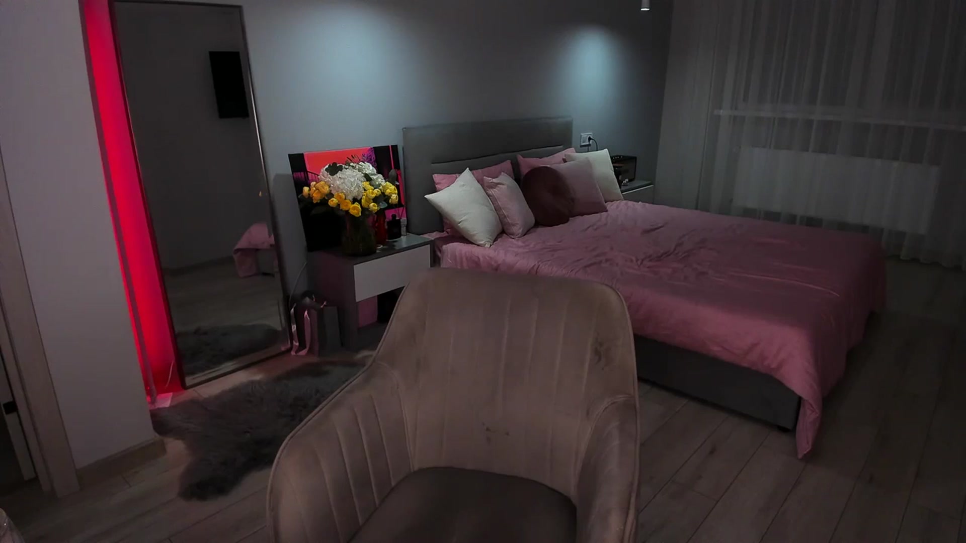 Gallery image thumbnail from Rockn_Queen's myfreecams stream on, 03/26/2024, 22:35 image 9 of 20