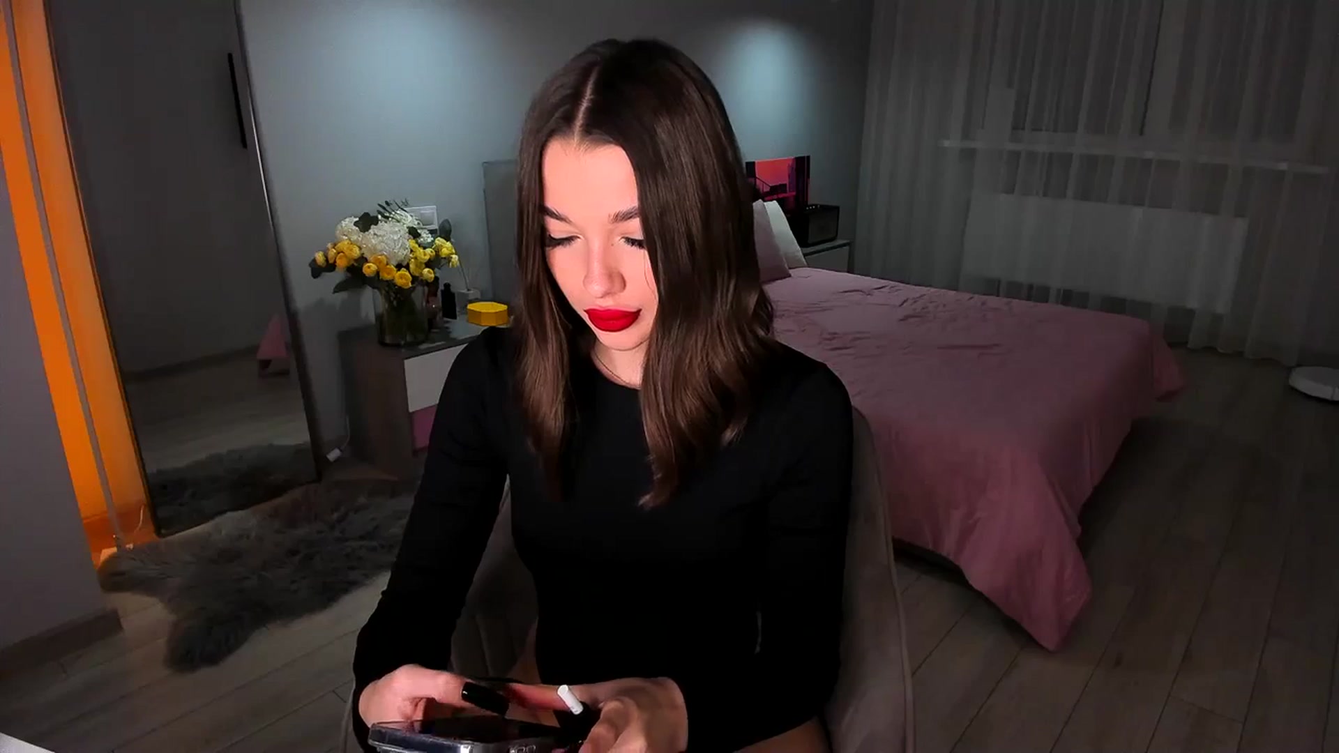 Gallery image thumbnail from Rockn_Queen's myfreecams stream on, 03/27/2024, 21:08 image 2 of 20