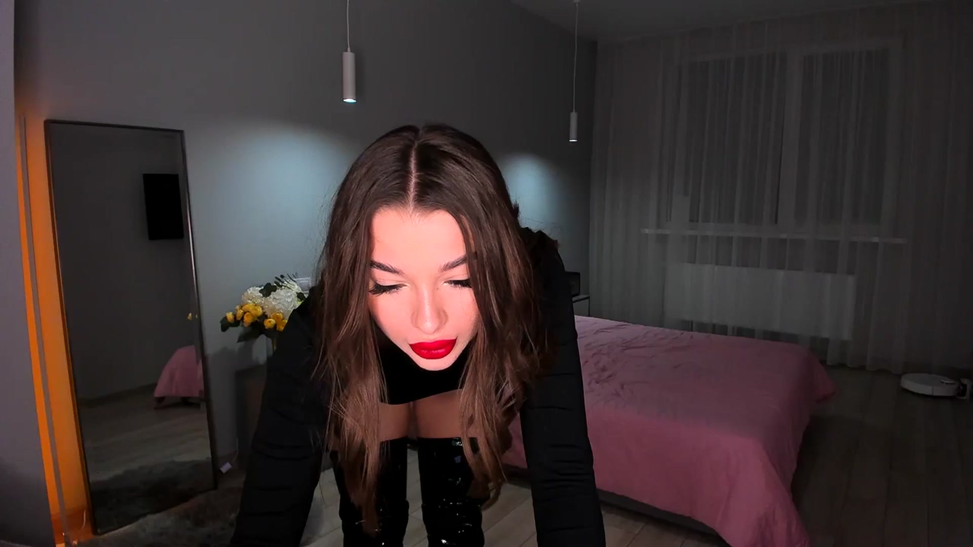 Gallery image thumbnail from Rockn_Queen's myfreecams stream on, 03/27/2024, 21:08 image 10 of 20