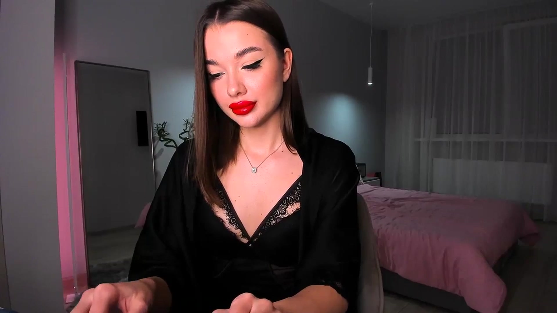 Gallery image thumbnail from Rockn_Queen's myfreecams stream on, 03/29/2024, 22:20 image 2 of 20
