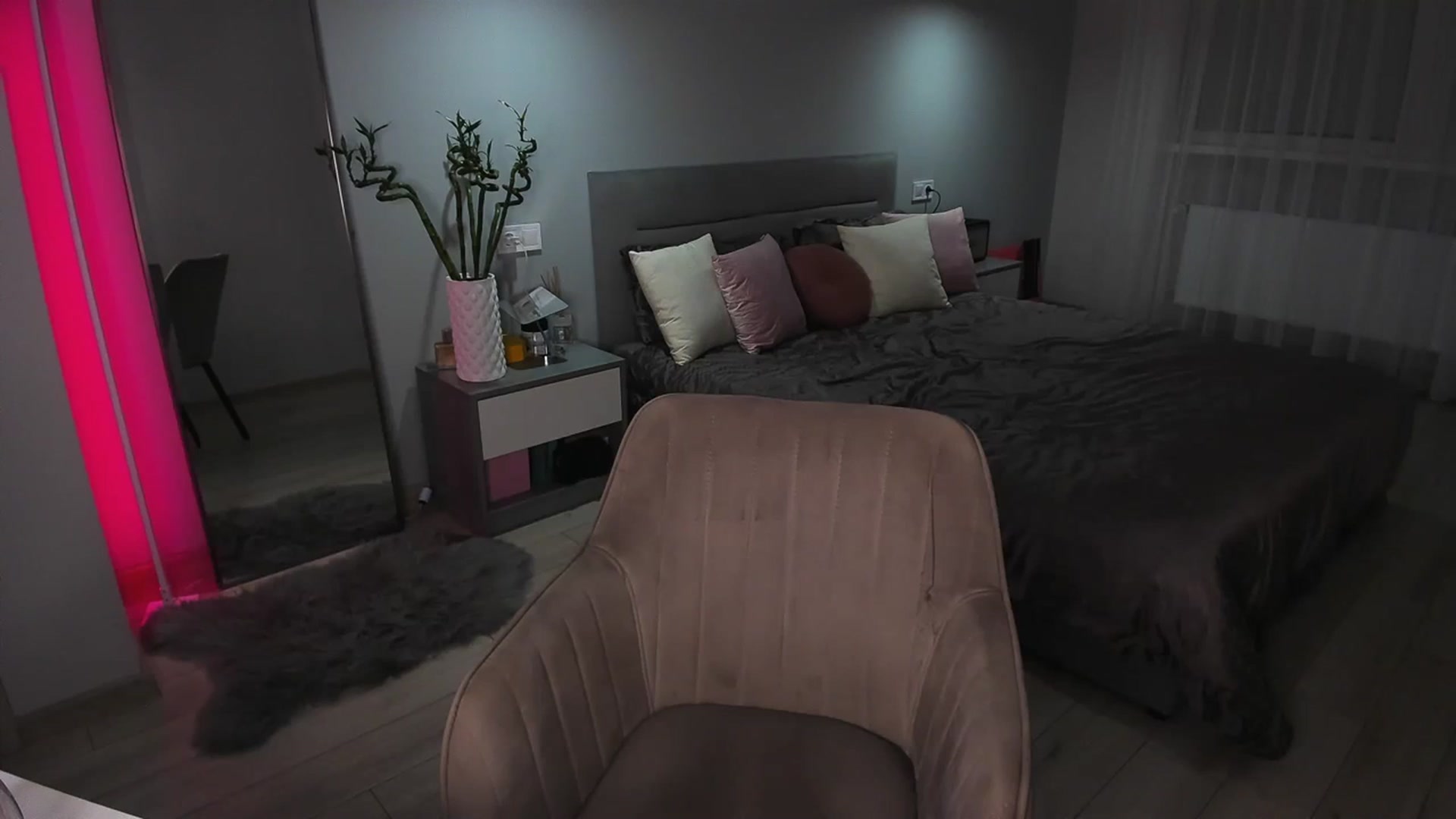 Gallery image thumbnail from Rockn_Queen's myfreecams stream on, 04/12/2024, 19:28 image 9 of 20