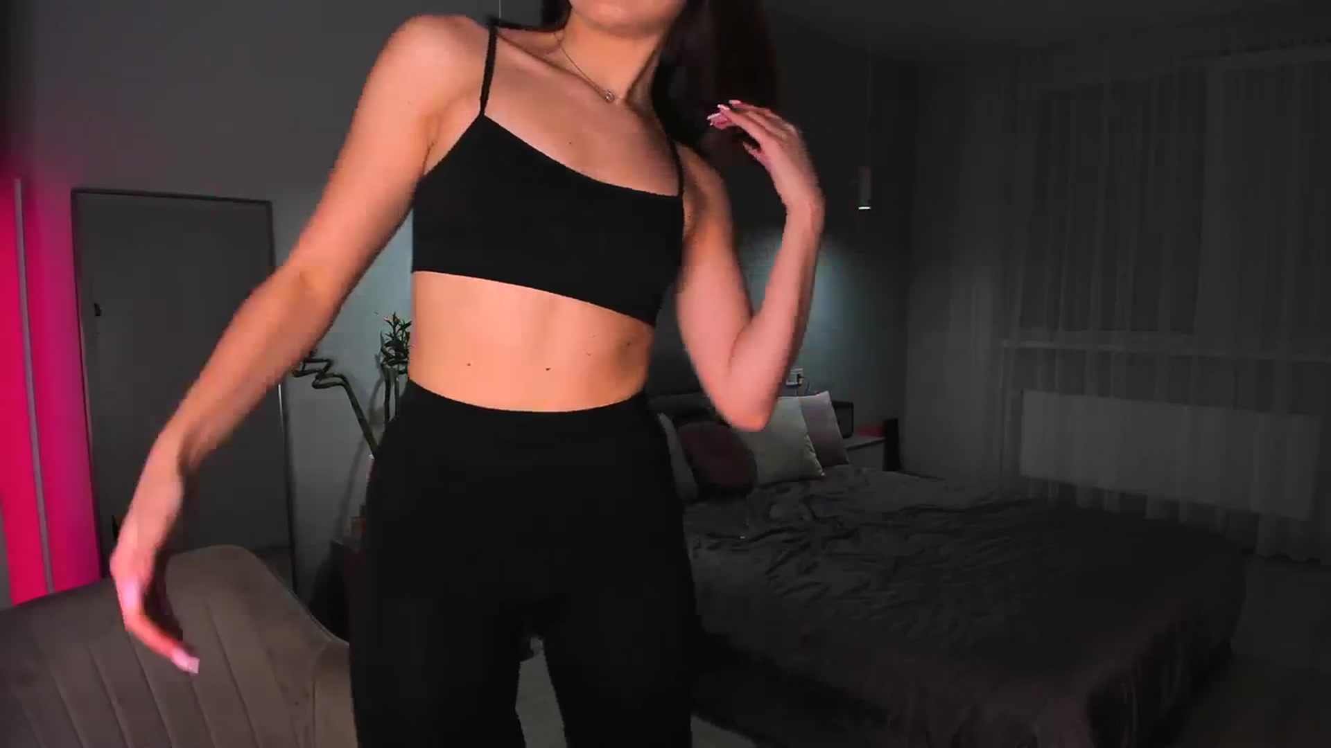 Gallery image thumbnail from Rockn_Queen's myfreecams stream on, 04/12/2024, 19:28 image 4 of 20