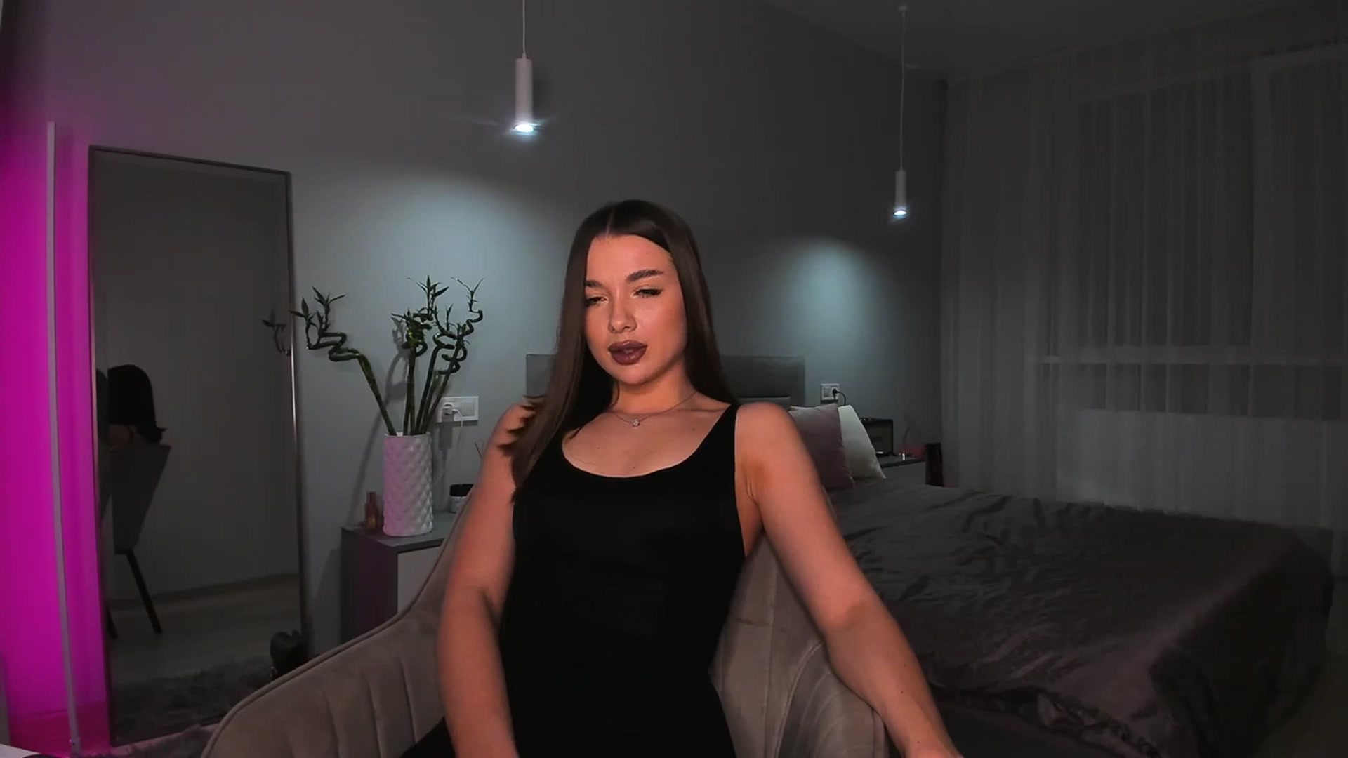 Gallery image thumbnail from Rockn_Queen's myfreecams stream on, 04/14/2024, 18:34 image 20 of 20