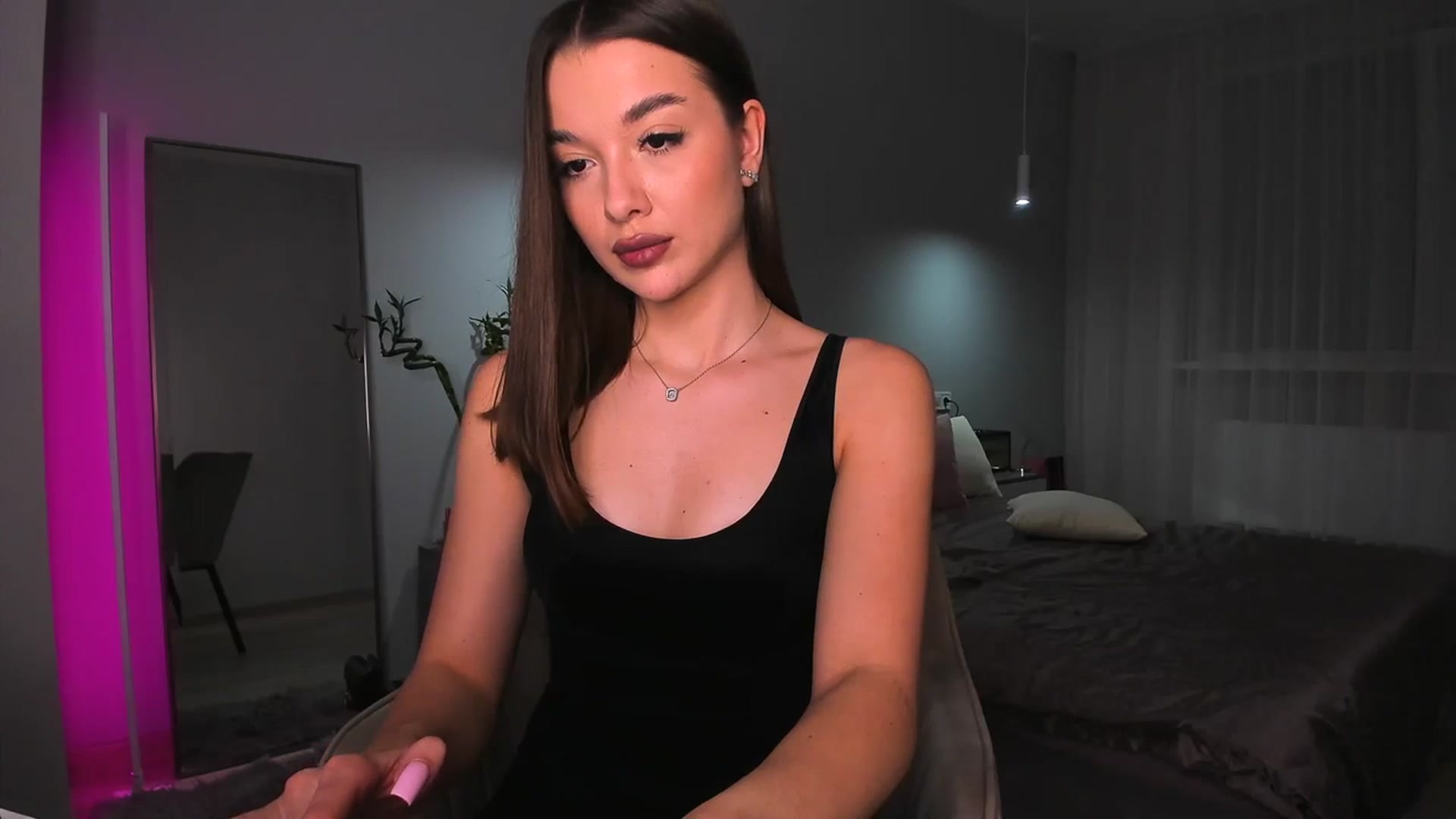 Gallery image thumbnail from Rockn_Queen's myfreecams stream on, 04/14/2024, 20:33 image 13 of 20