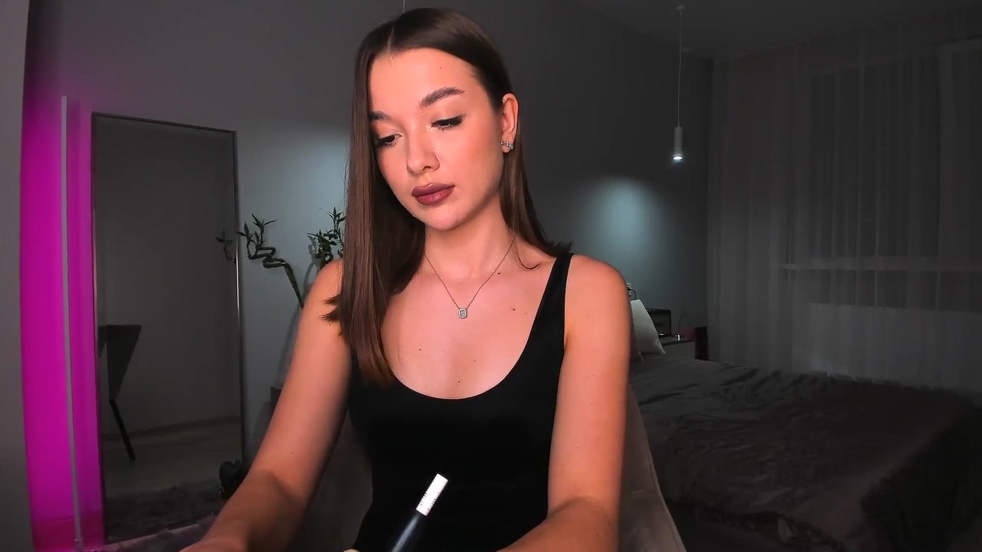 Gallery image thumbnail from Rockn_Queen's myfreecams stream on, 04/14/2024, 20:33 image 3 of 20